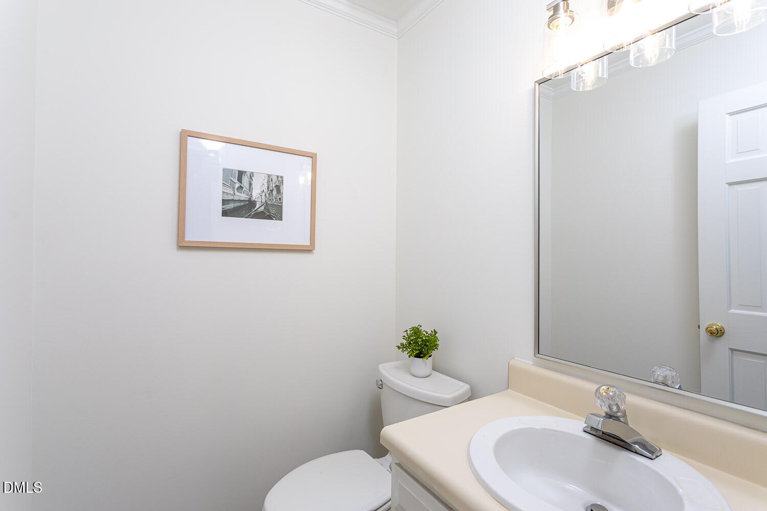 2009 Broadingham Court Property Photo 7