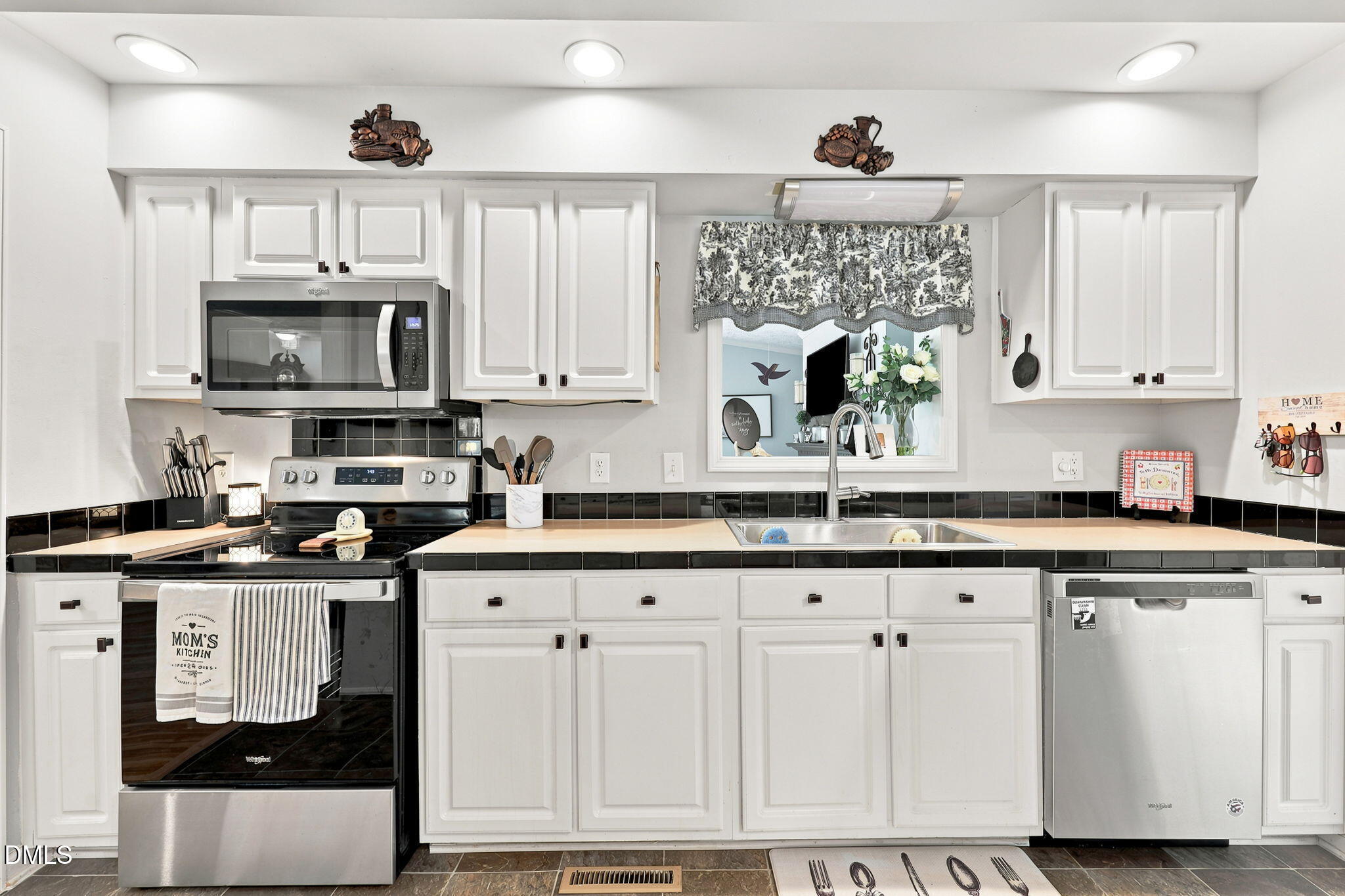 1507 Rainbow Circle Property Photo 7
