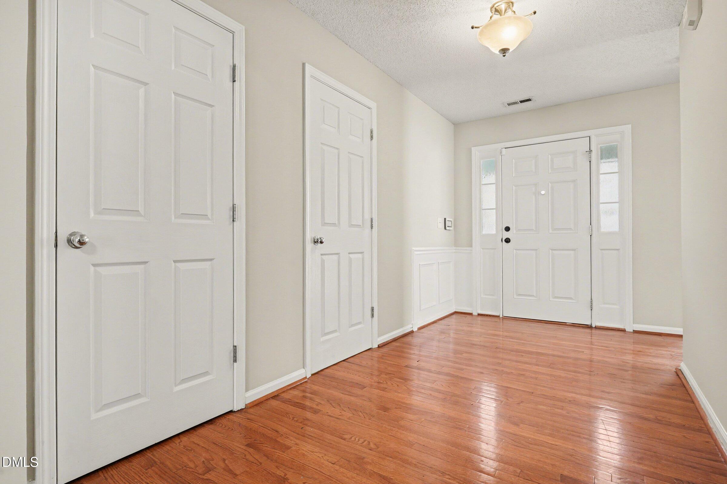 5017 Casland Drive Property Photo 5