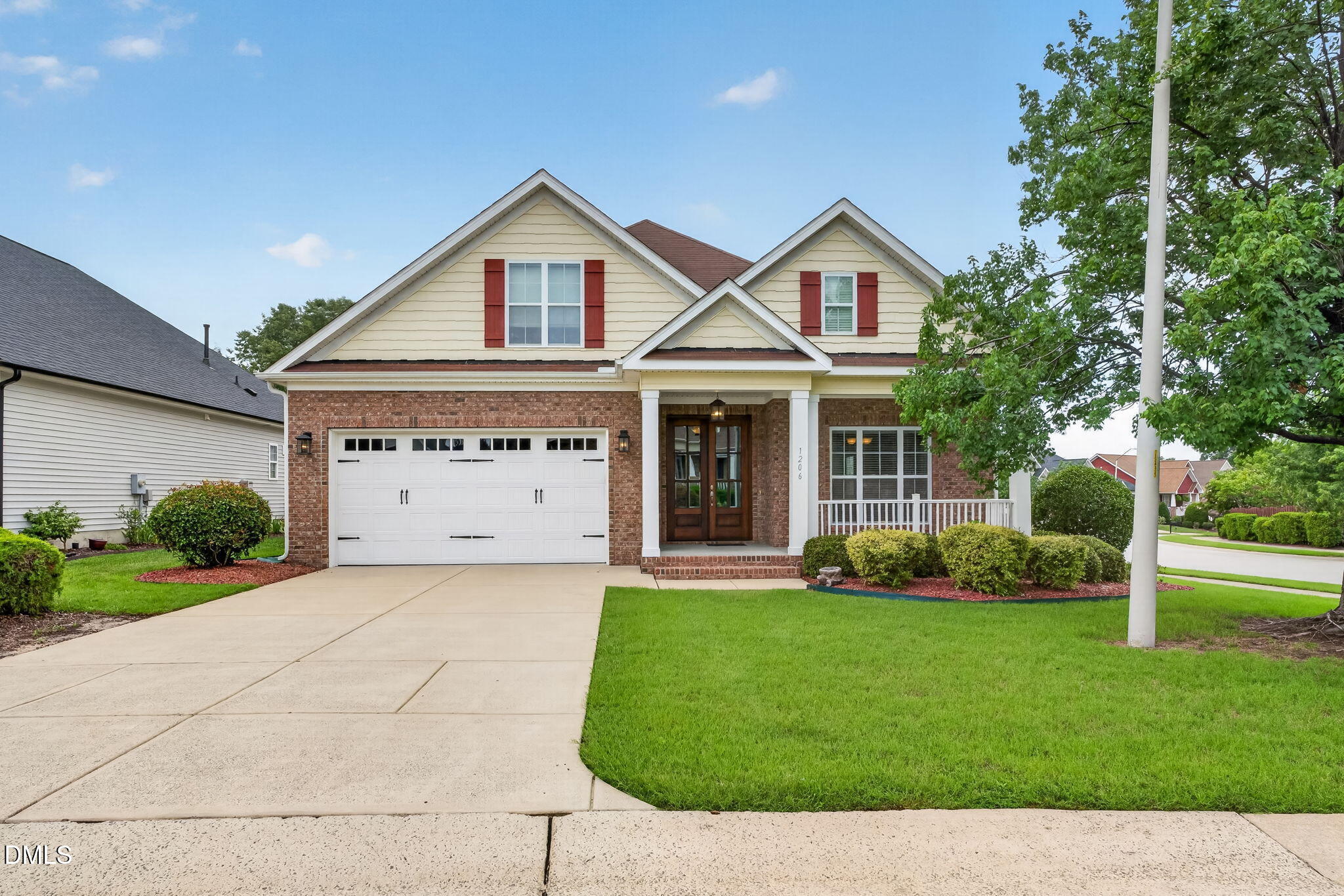 1206 Crystal Water Drive Property Photo 1