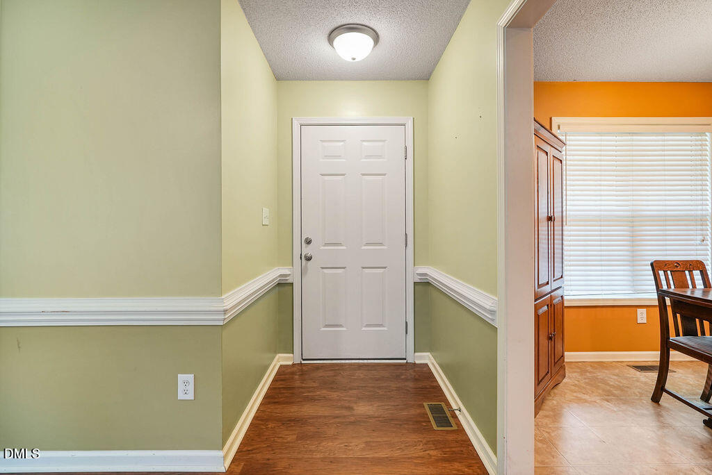 299 Park Lane Property Photo 8