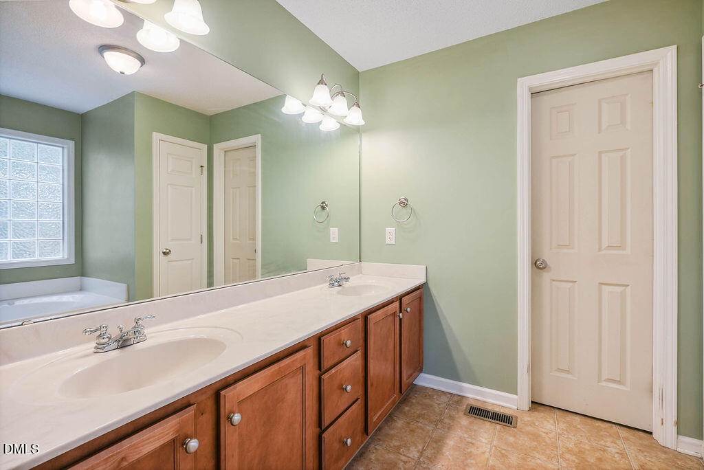 299 Park Lane Property Photo 21