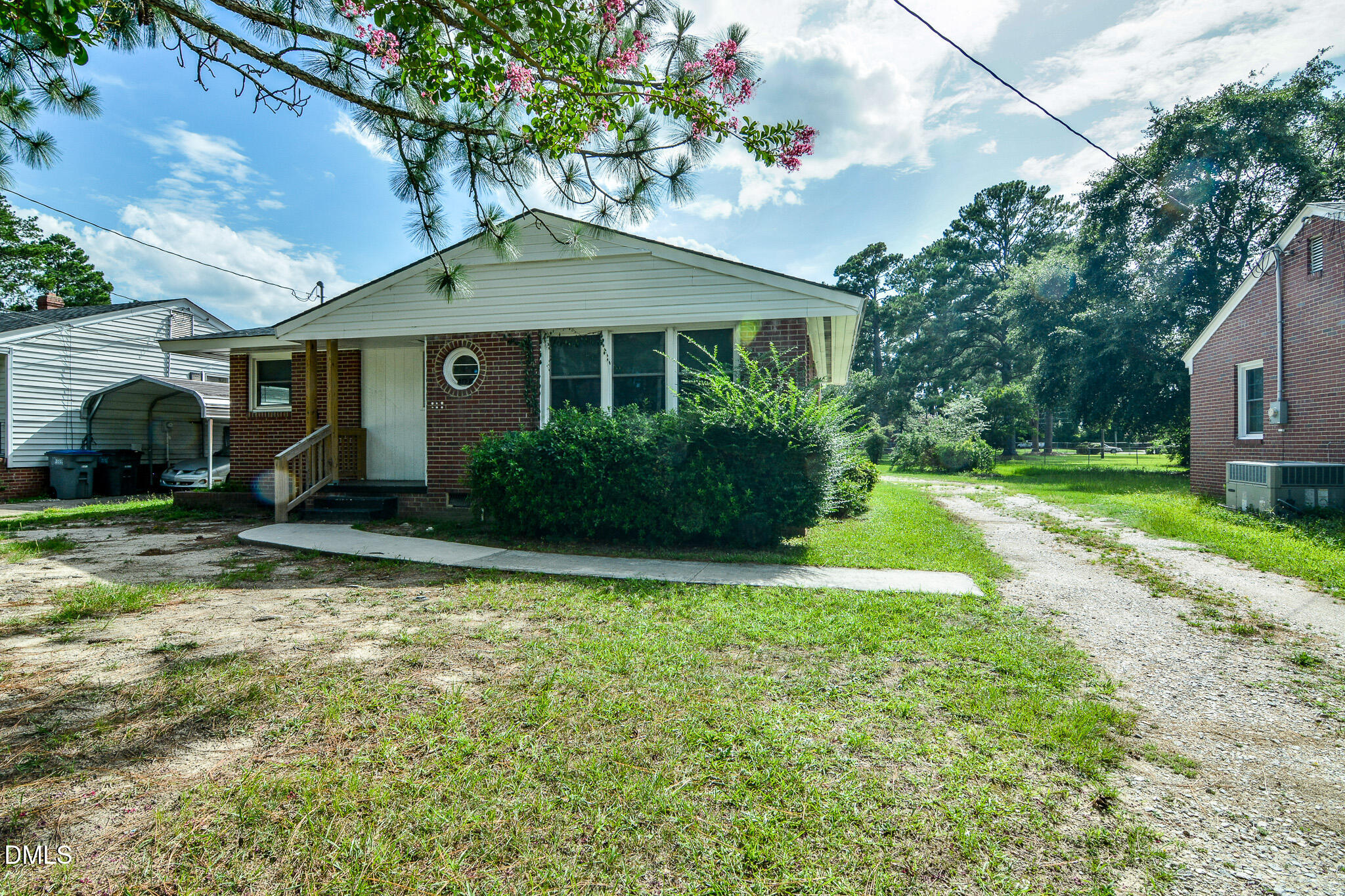 163 Spaulding Drive Property Photo 2