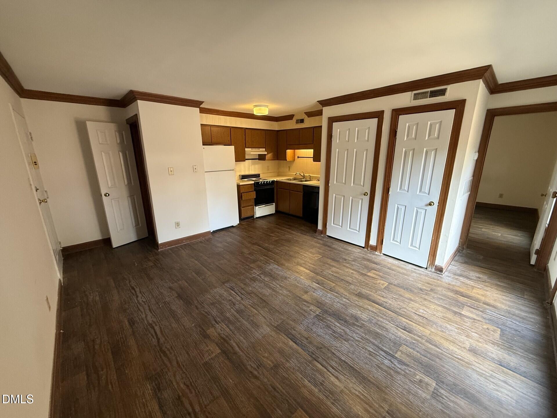 3603 Helix Court 101 Property Photo 3