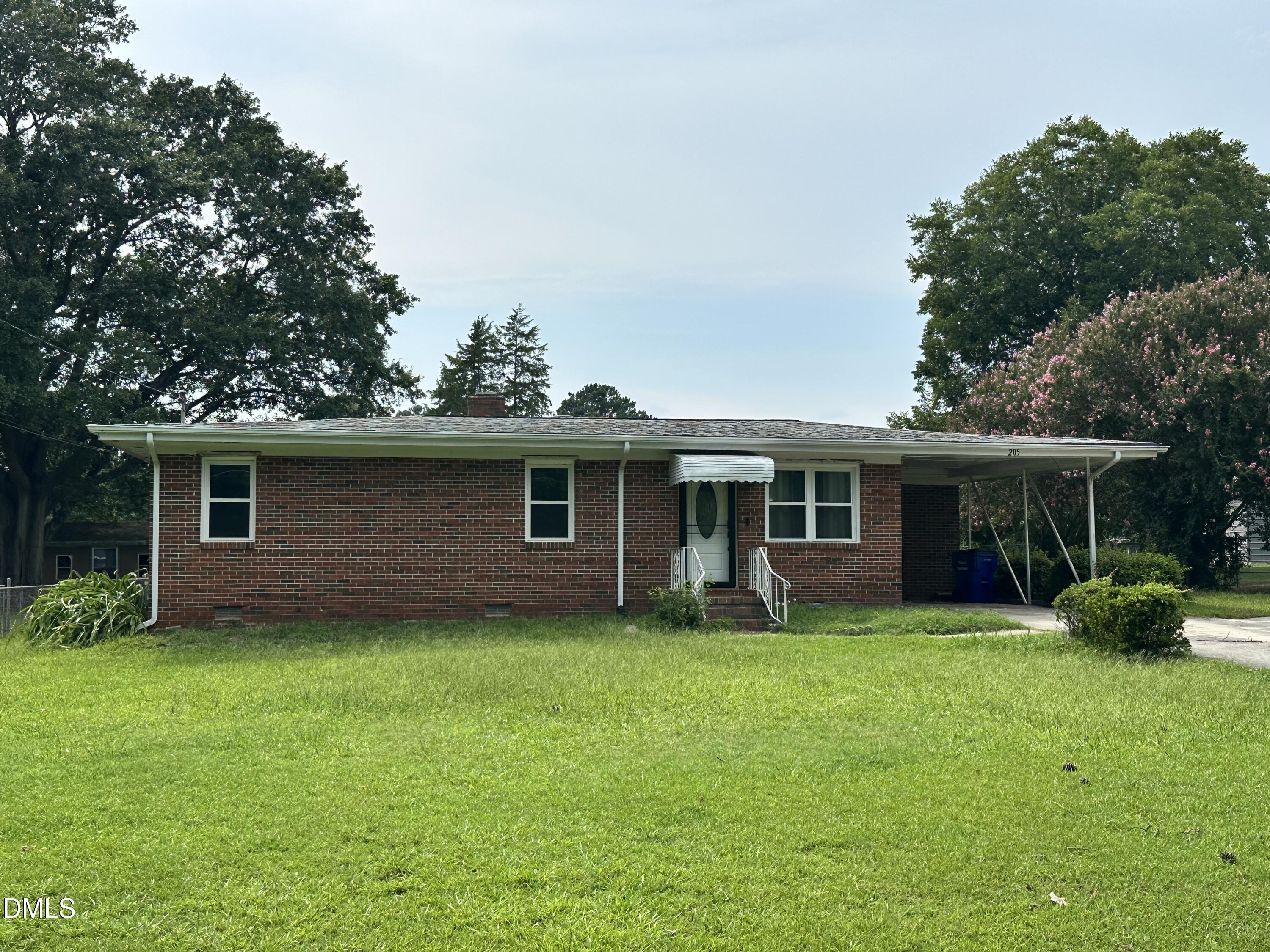 205 Cloverdale Drive Property Photo 1