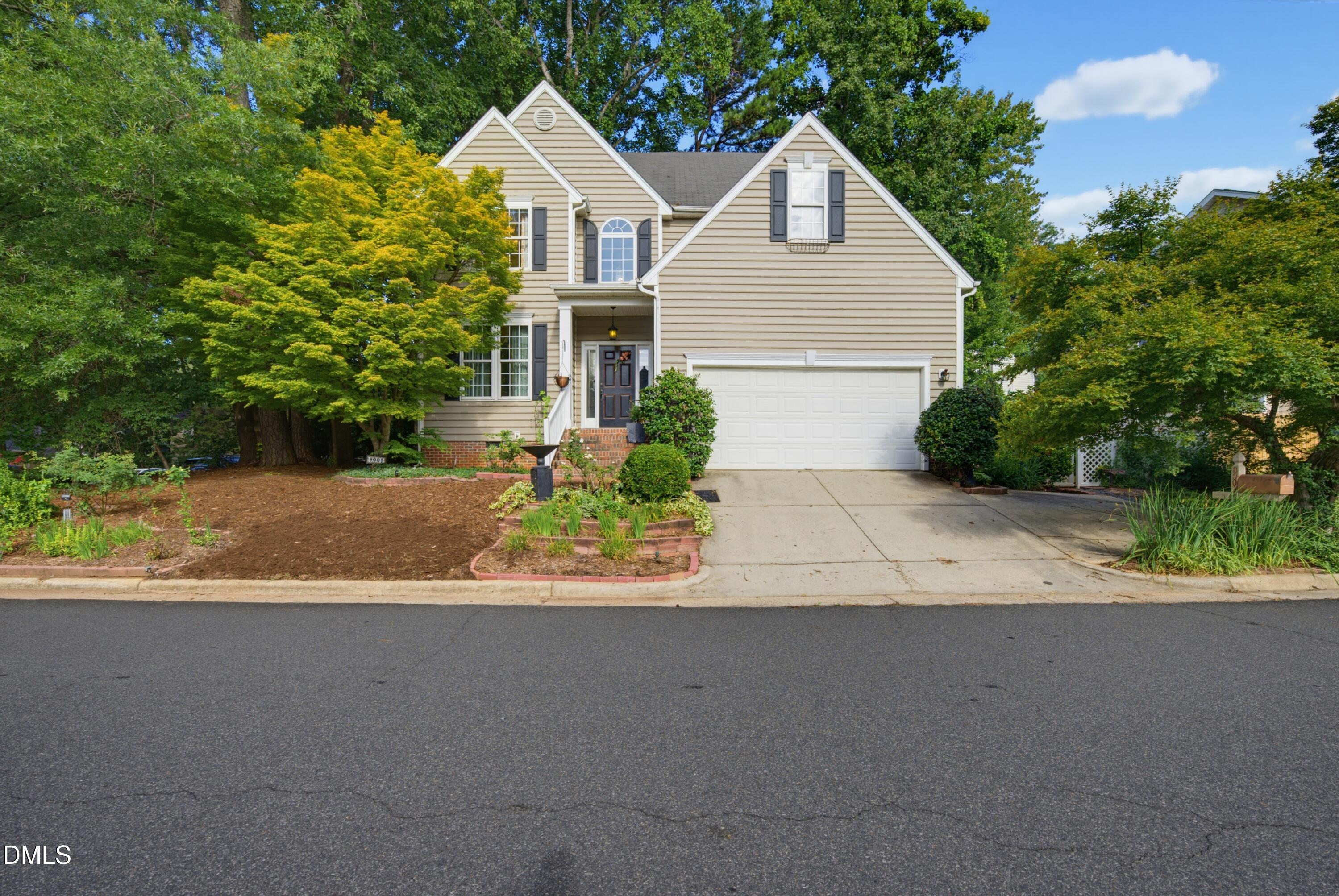 8901 Castleton Lane Property Photo 3