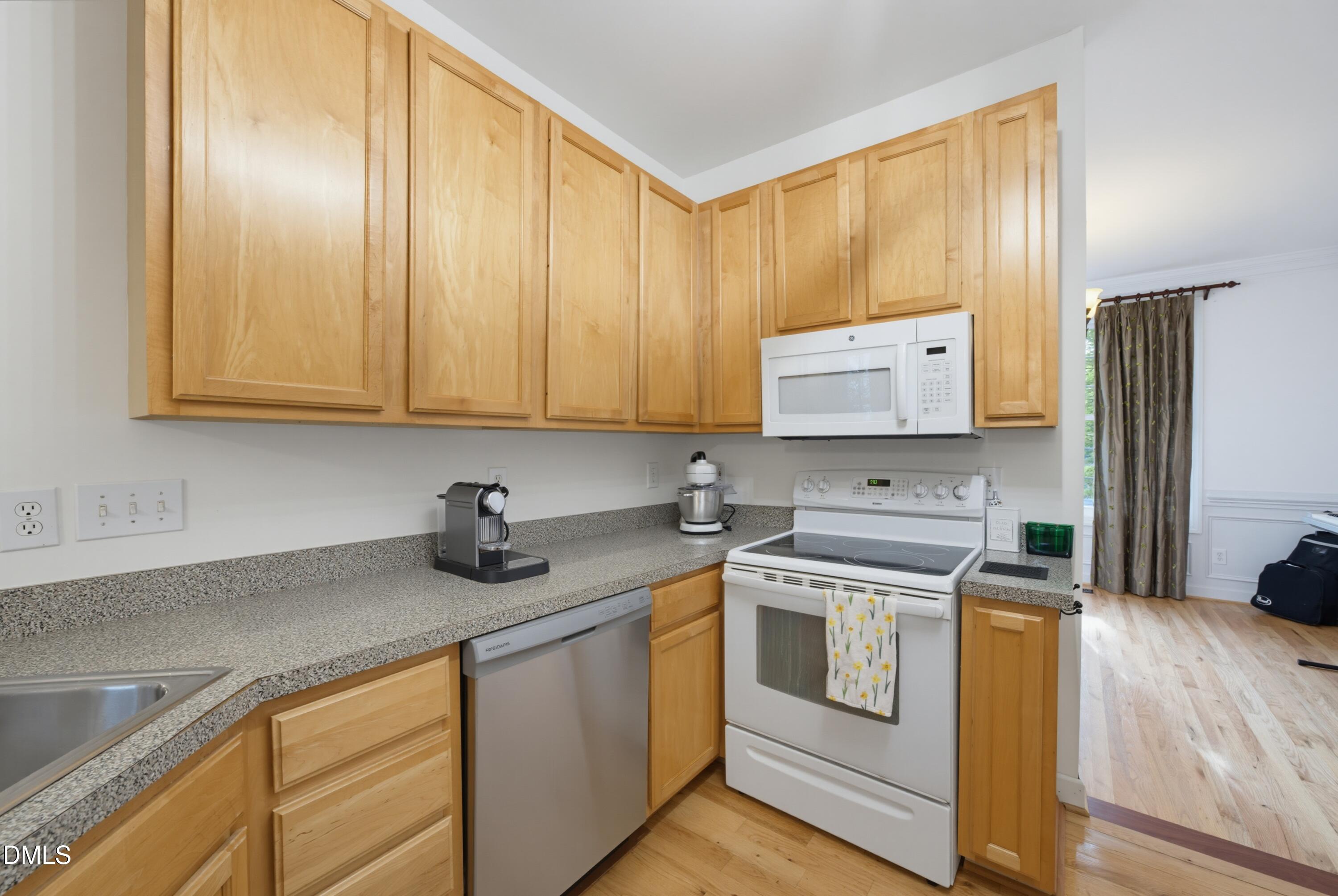 8901 Castleton Lane Property Photo 14