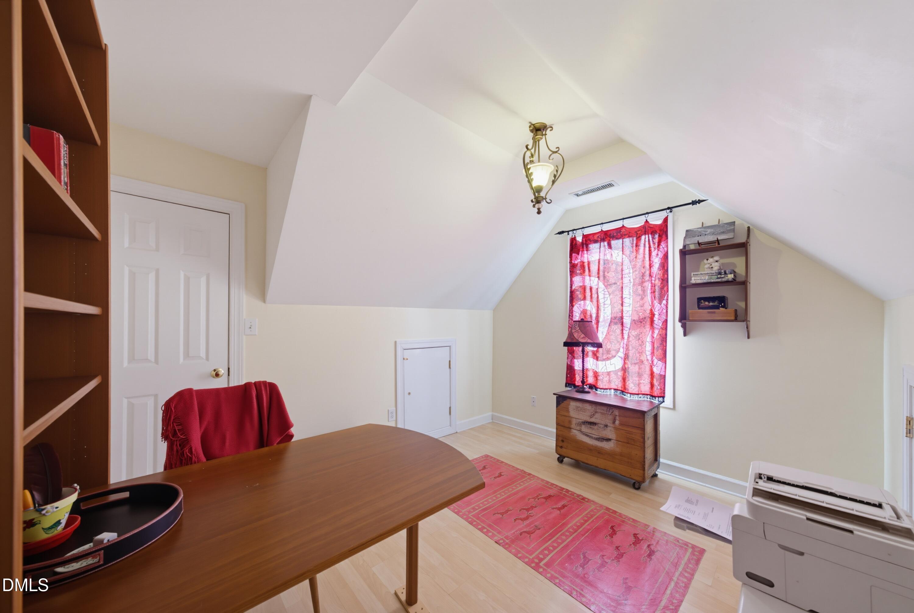 8901 Castleton Lane Property Photo 29