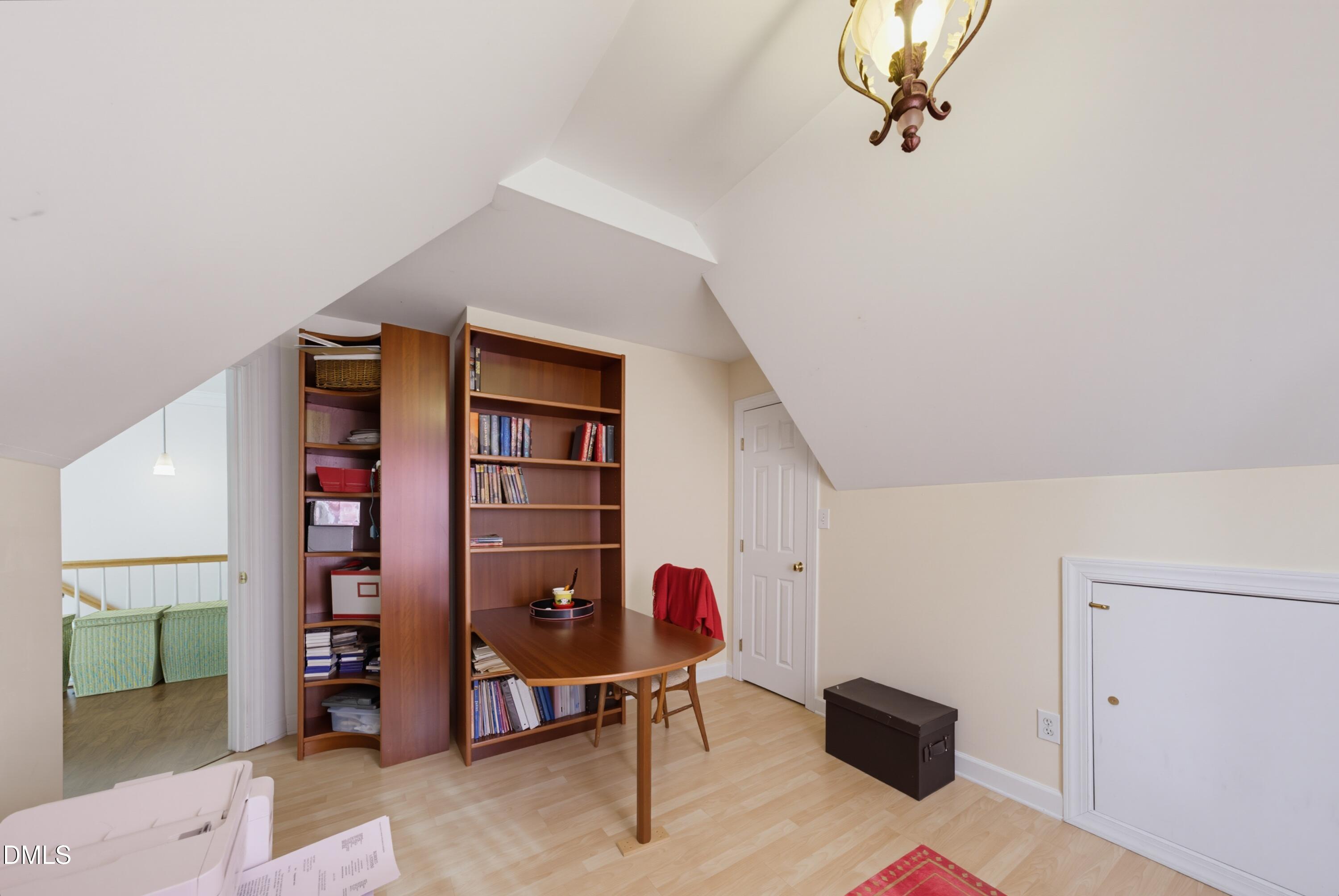 8901 Castleton Lane Property Photo 30