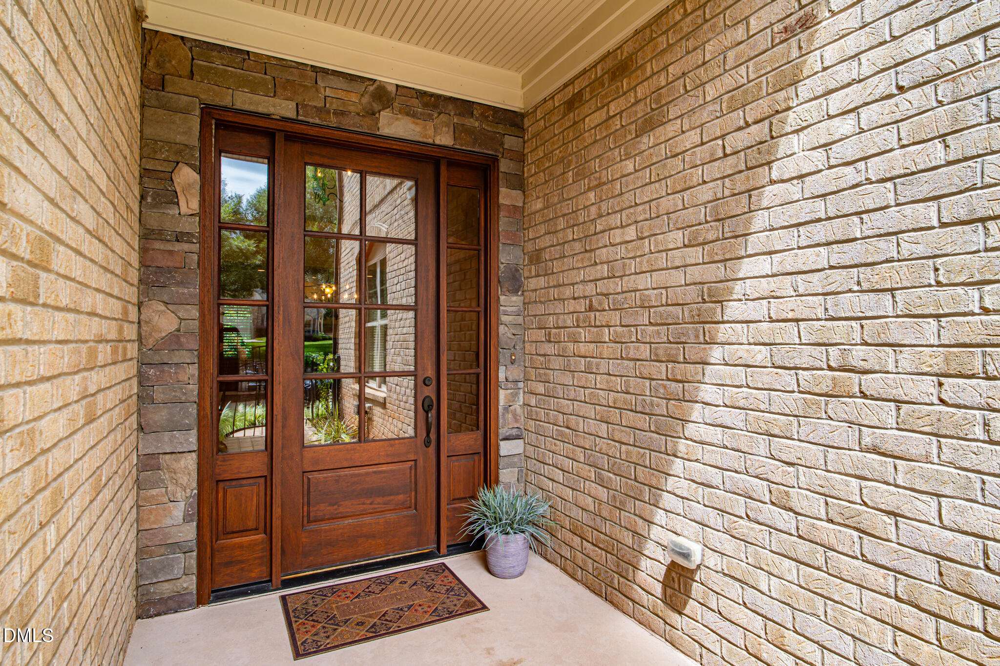 152 Arabella Court Property Photo 4