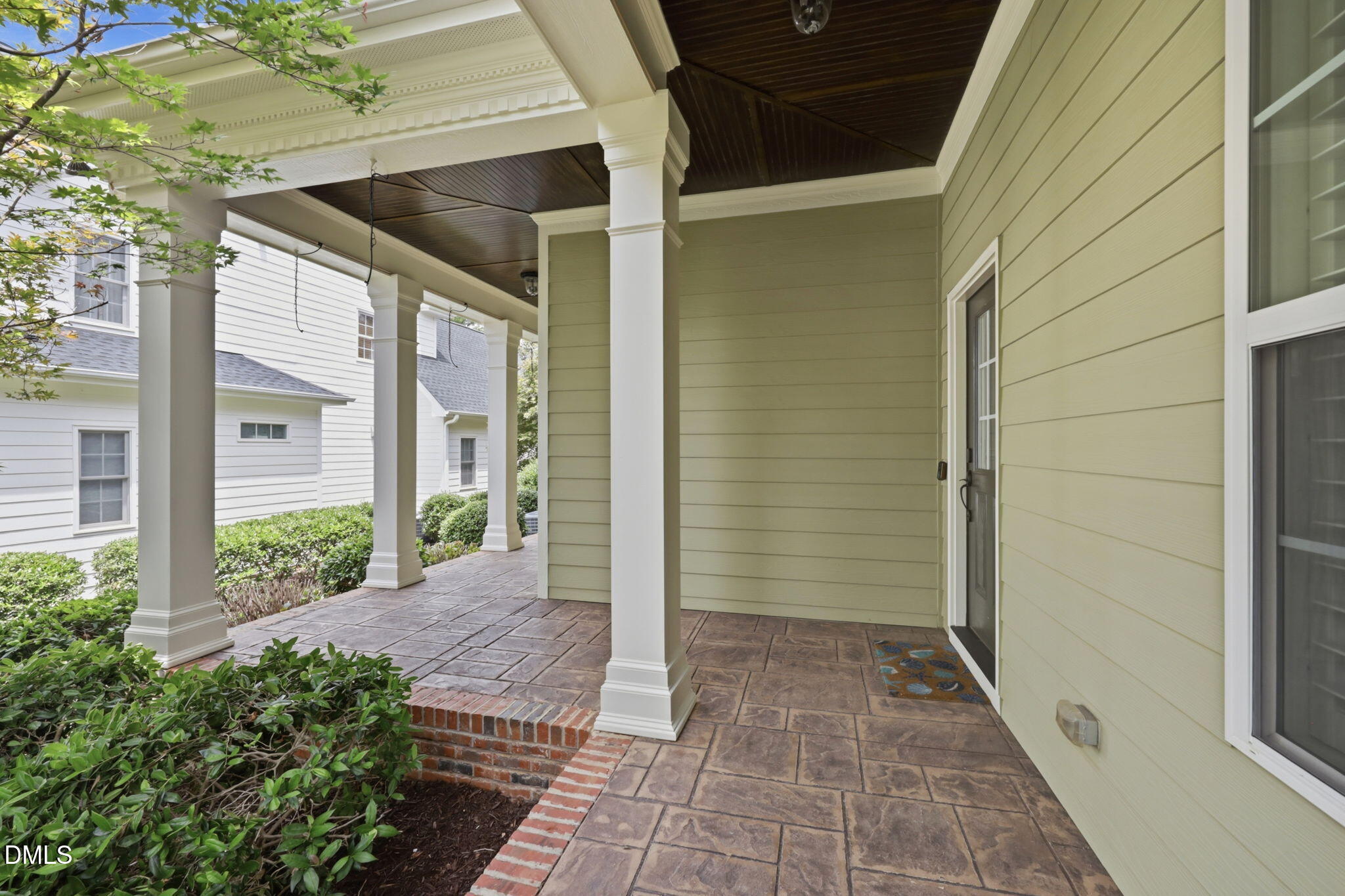 1908 Green Oaks Parkway Property Photo 4