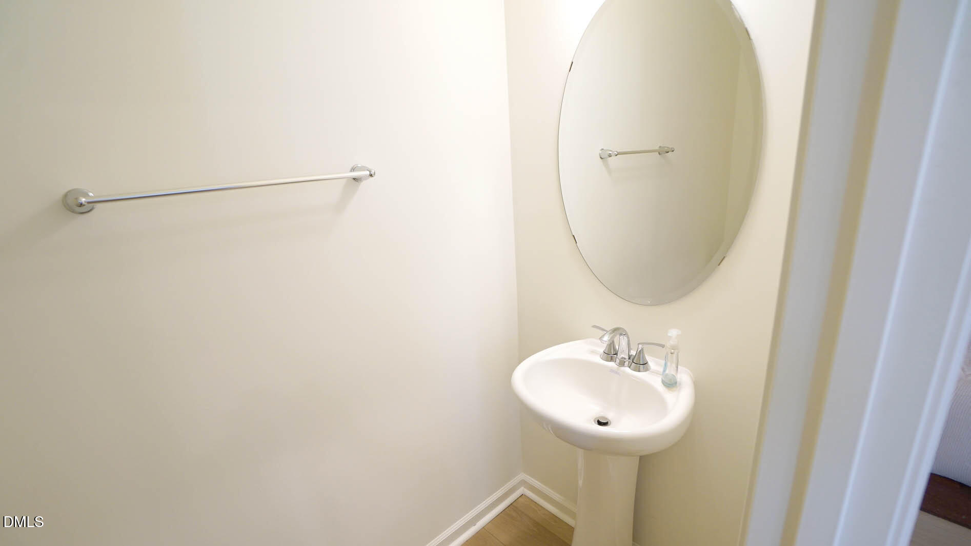 3070 Spline Circle Property Photo 17