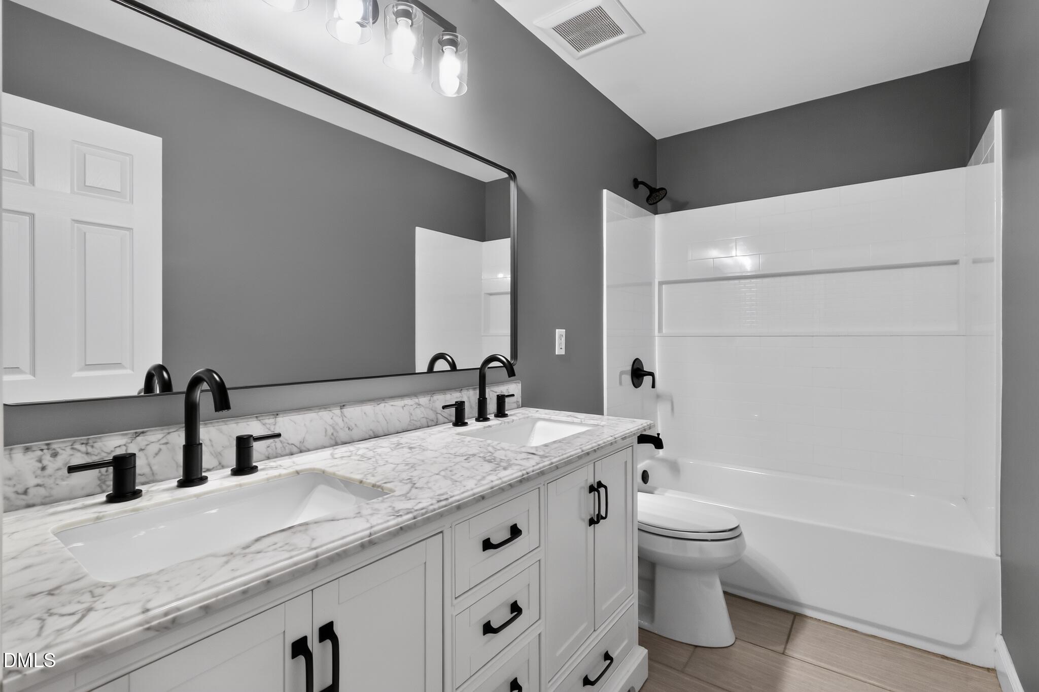 5206 Oakbrook Drive Property Photo 14