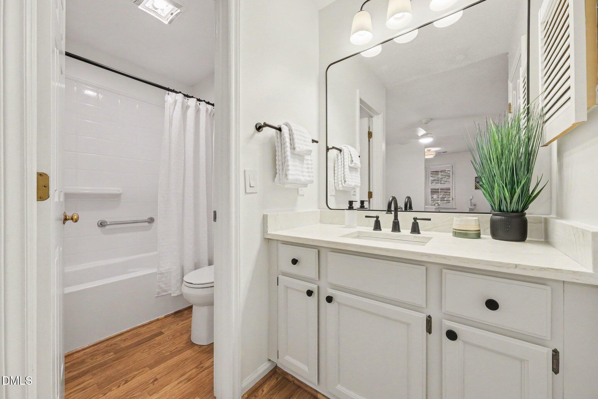1402 Barton Place Drive Property Photo 14