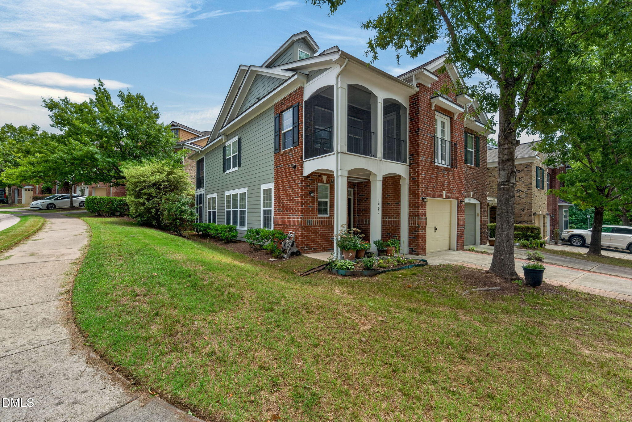 1903 Whirlaway Court Property Photo 4