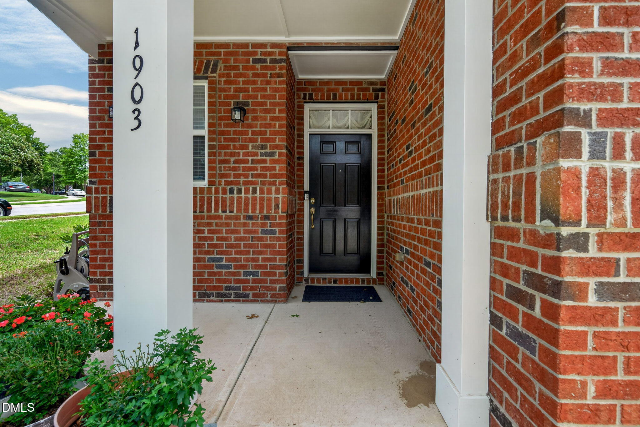 1903 Whirlaway Court Property Photo 5