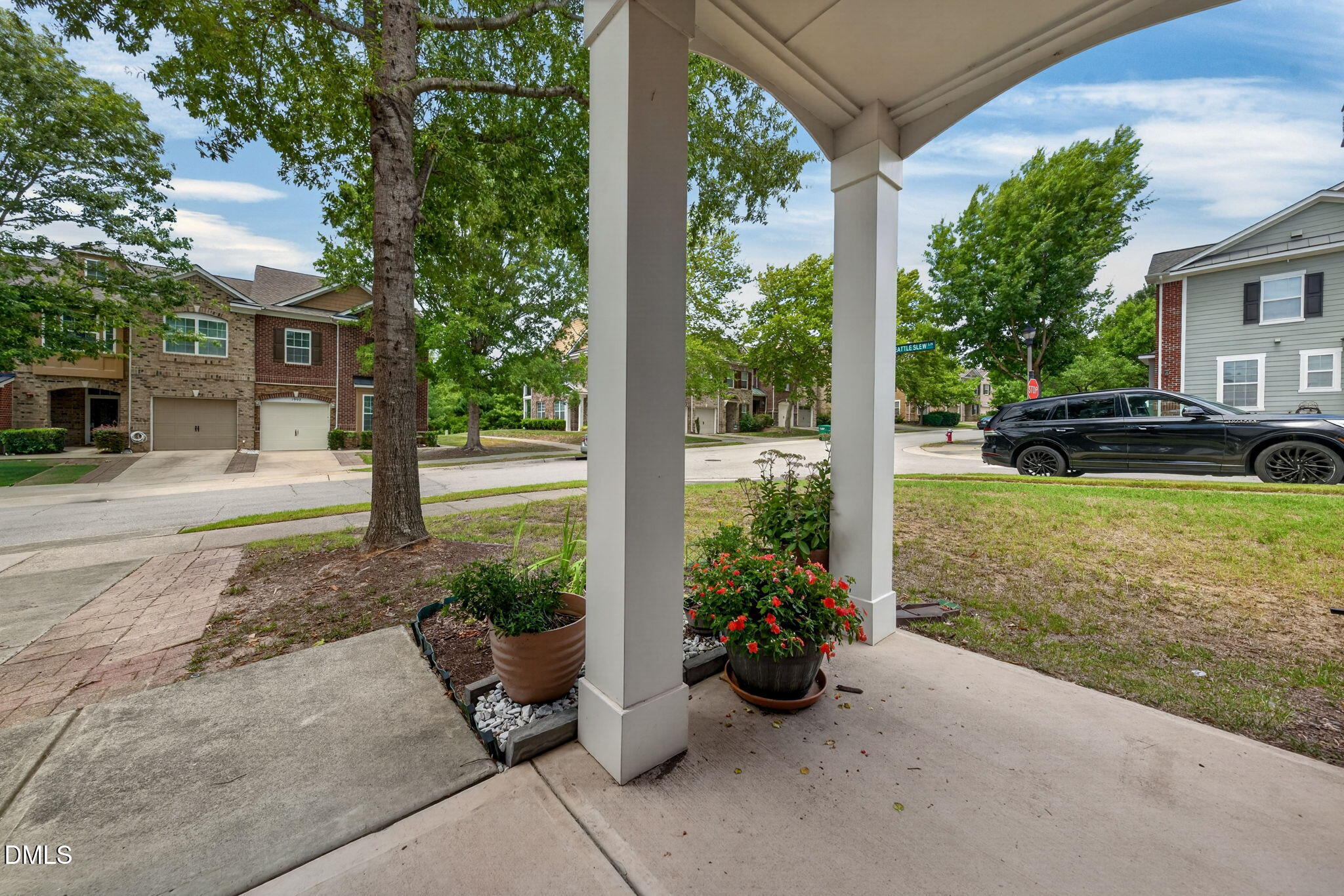 1903 Whirlaway Court Property Photo 6