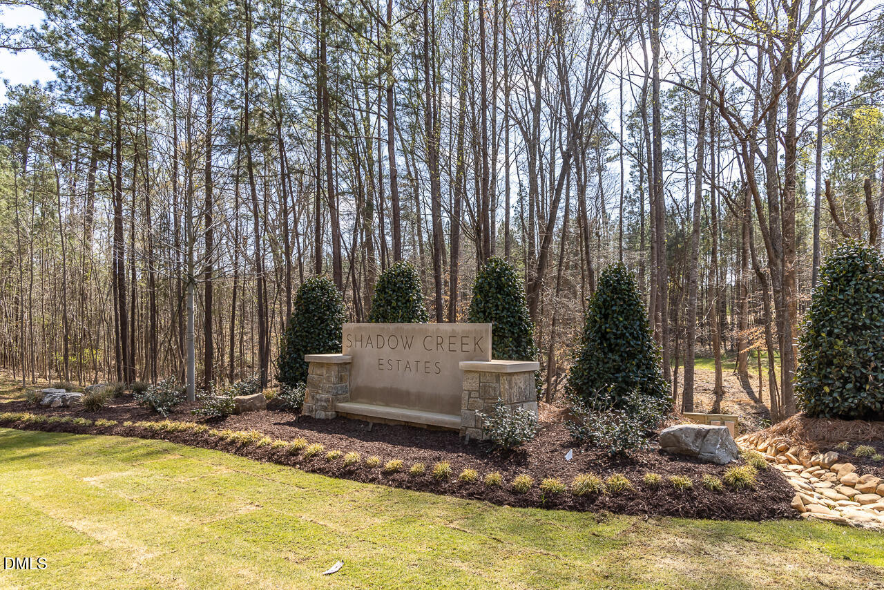 712 Parker Creek Drive Property Photo 3