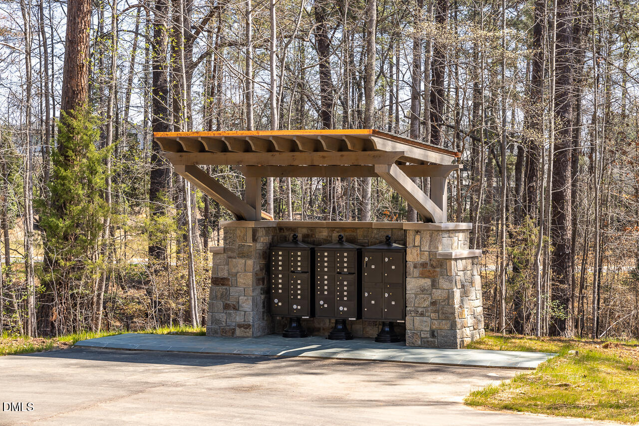 712 Parker Creek Drive Property Photo 4