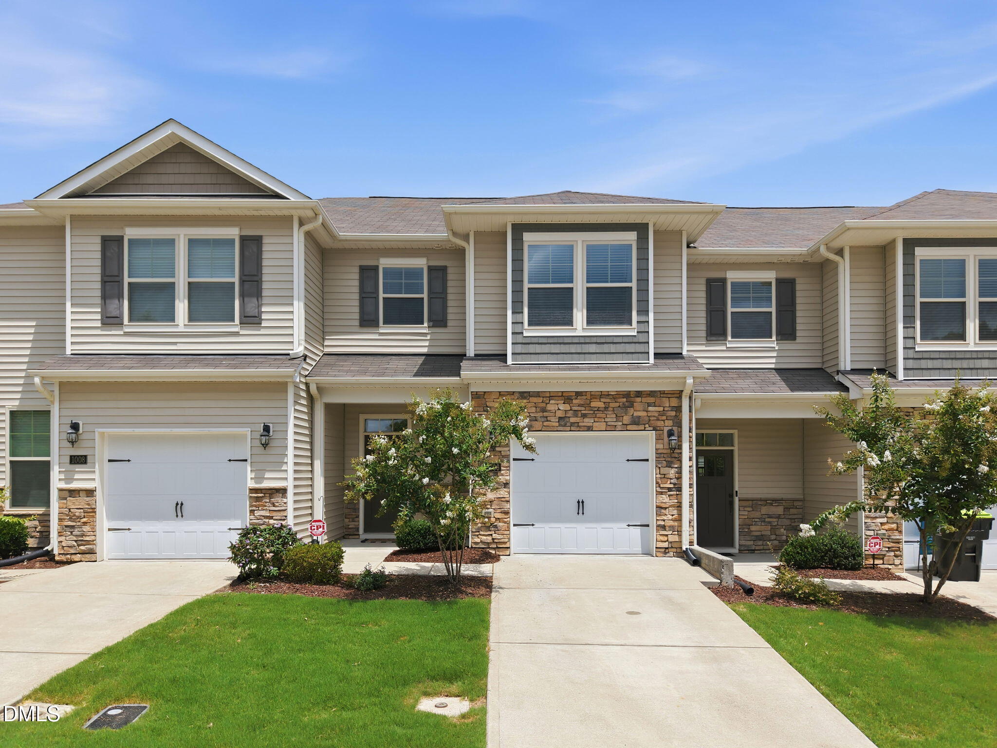 1006 Azimuth Drive Property Photo 1