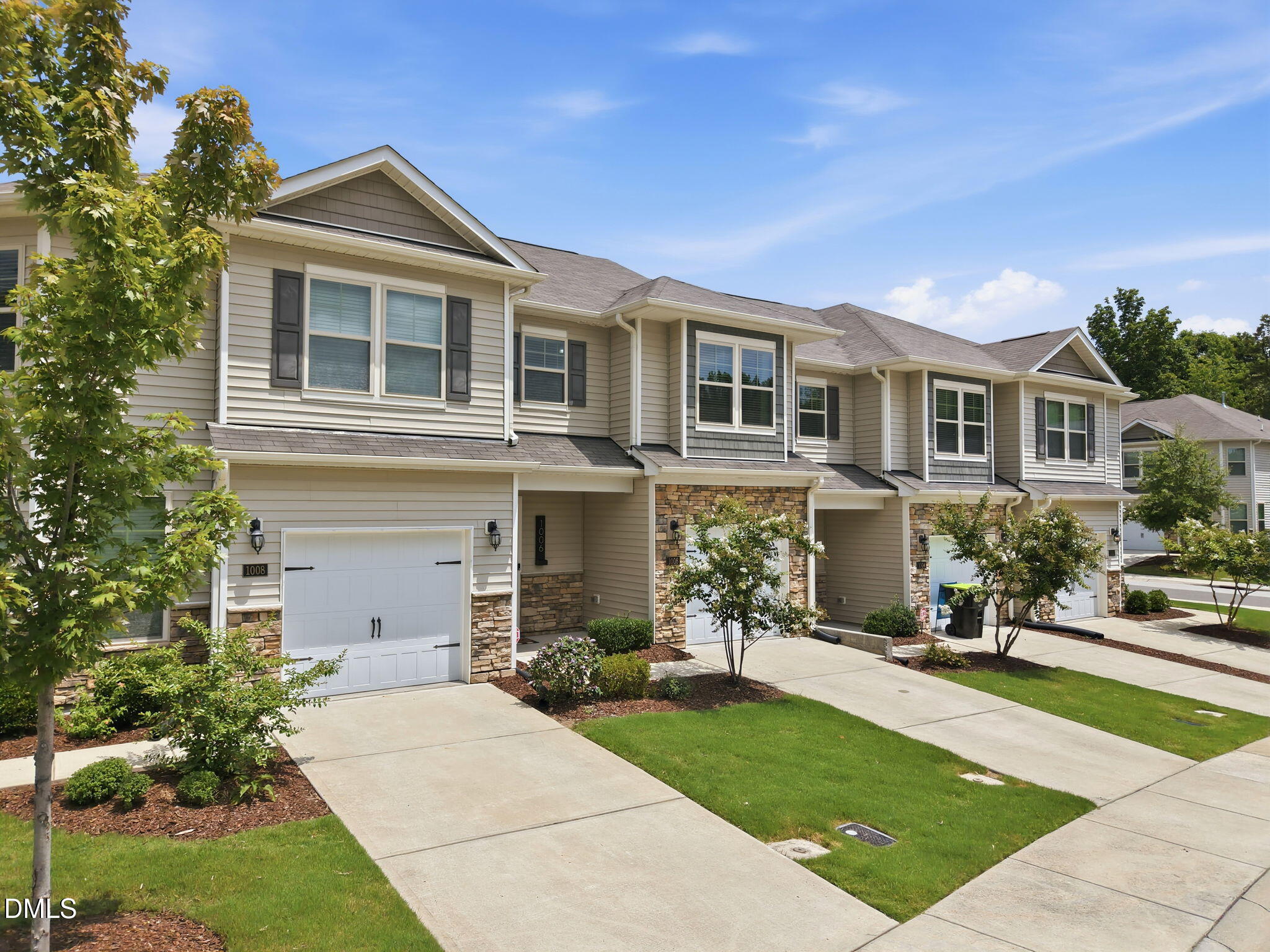 1006 Azimuth Drive Property Photo 3