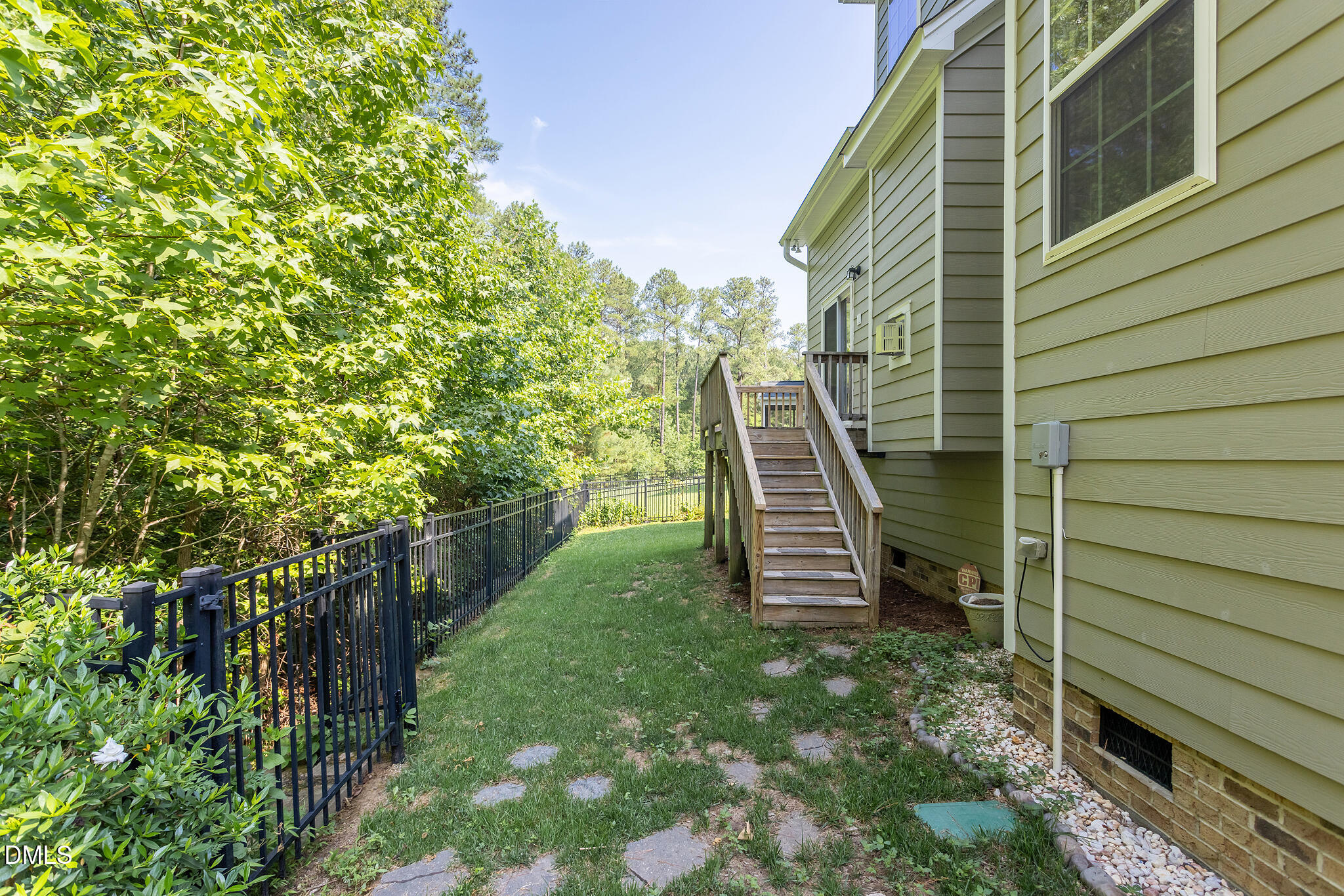 235 Strolling Way Property Photo 30