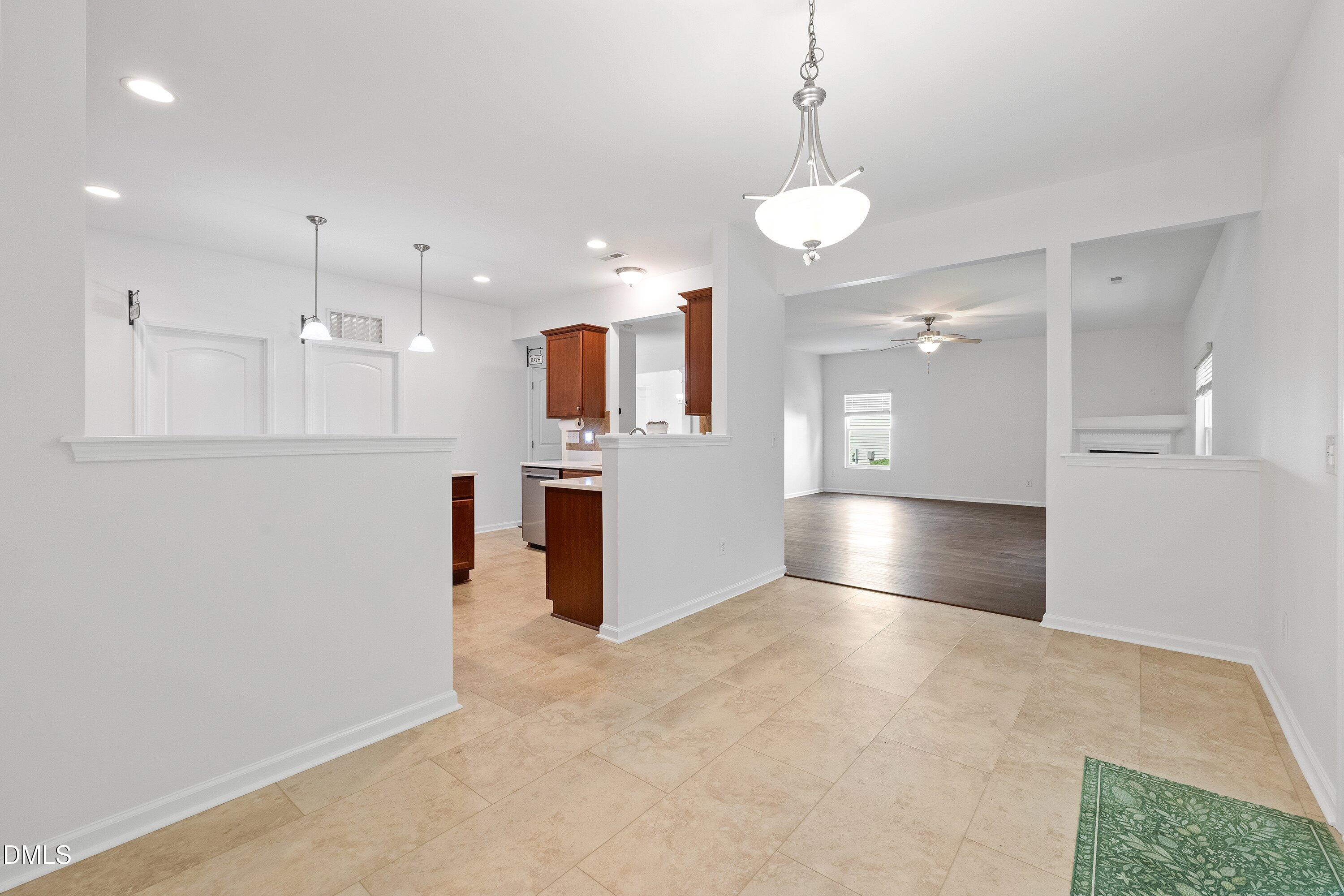 817 Edgeware Way Property Photo 18