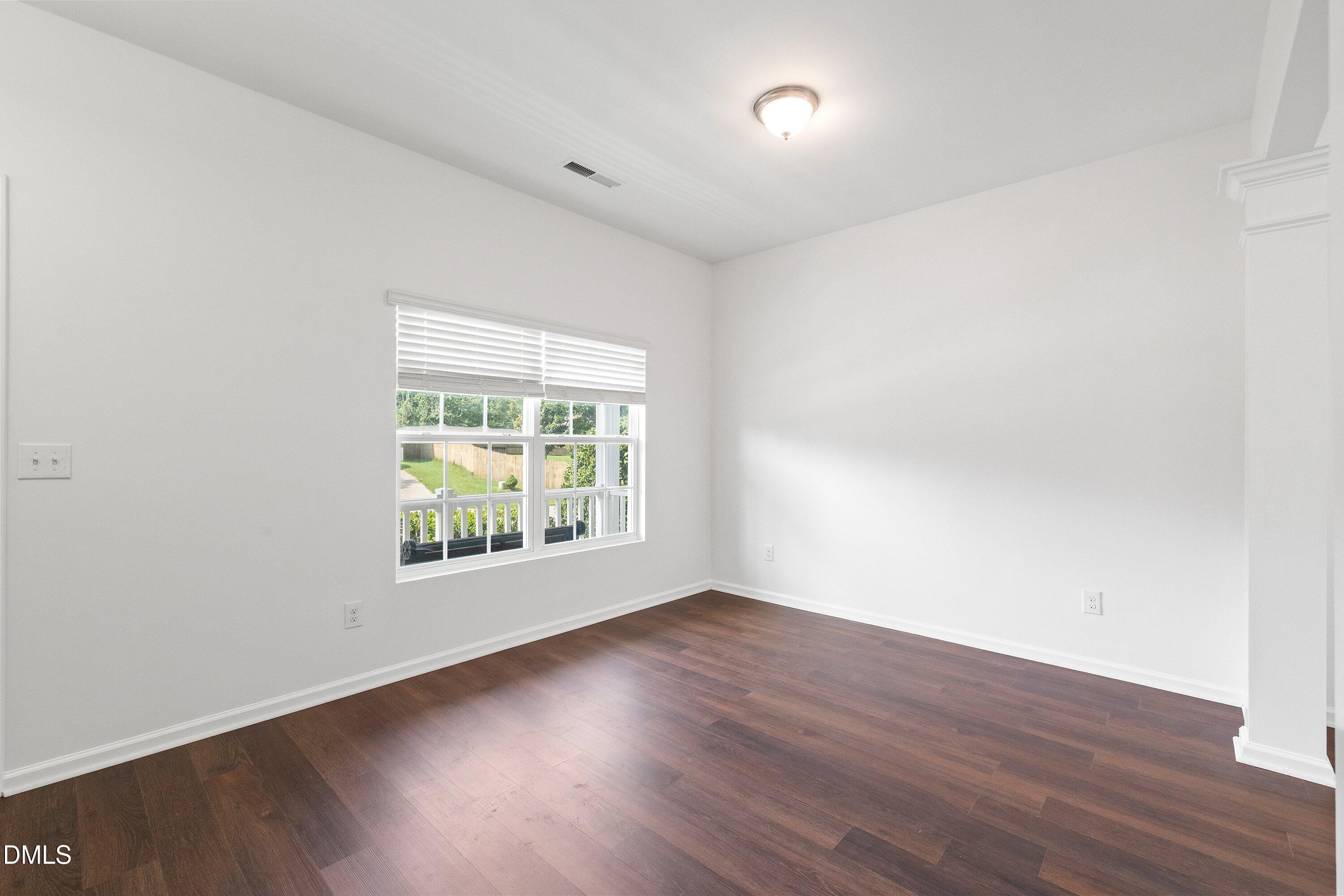 817 Edgeware Way Property Photo 21