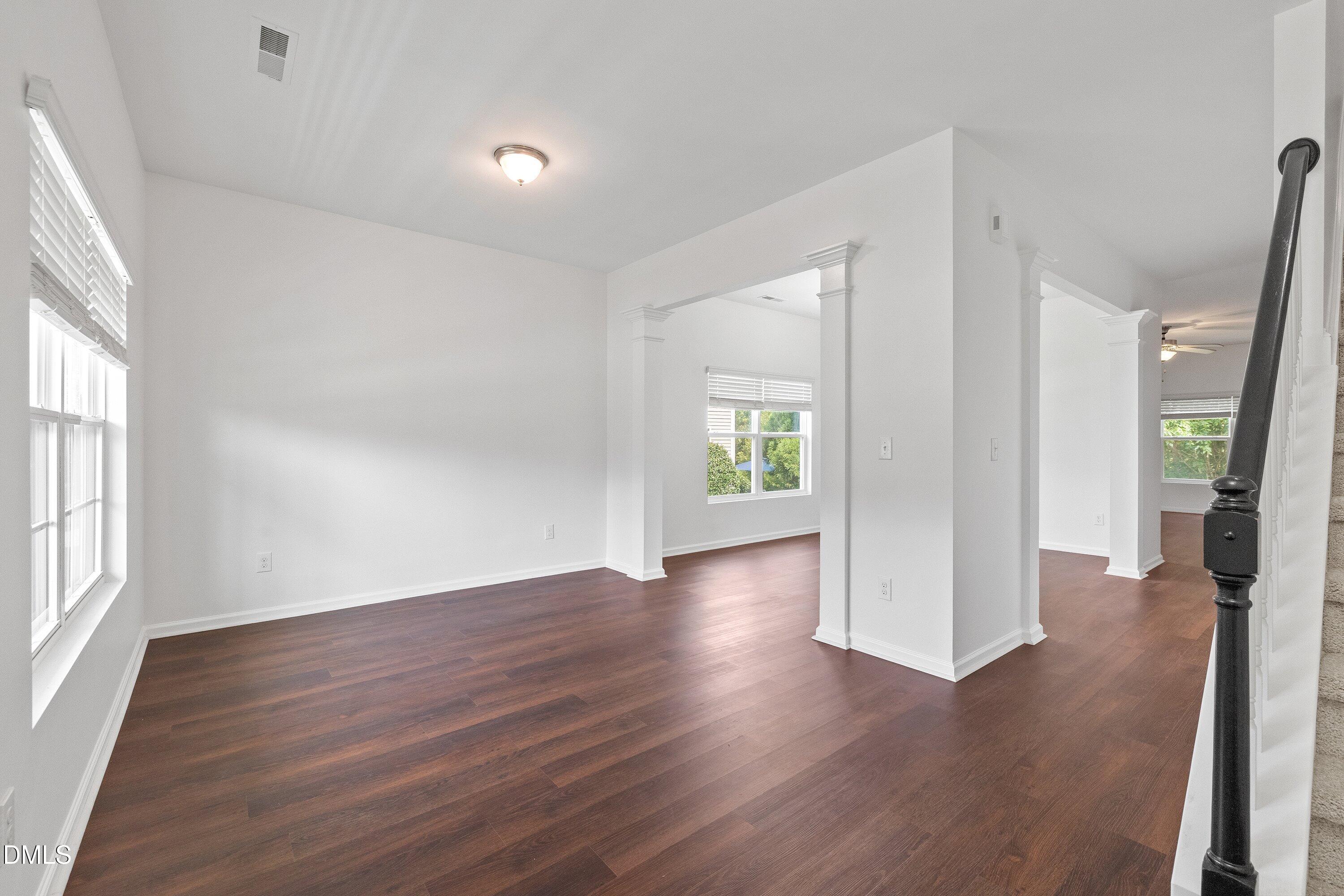 817 Edgeware Way Property Photo 24