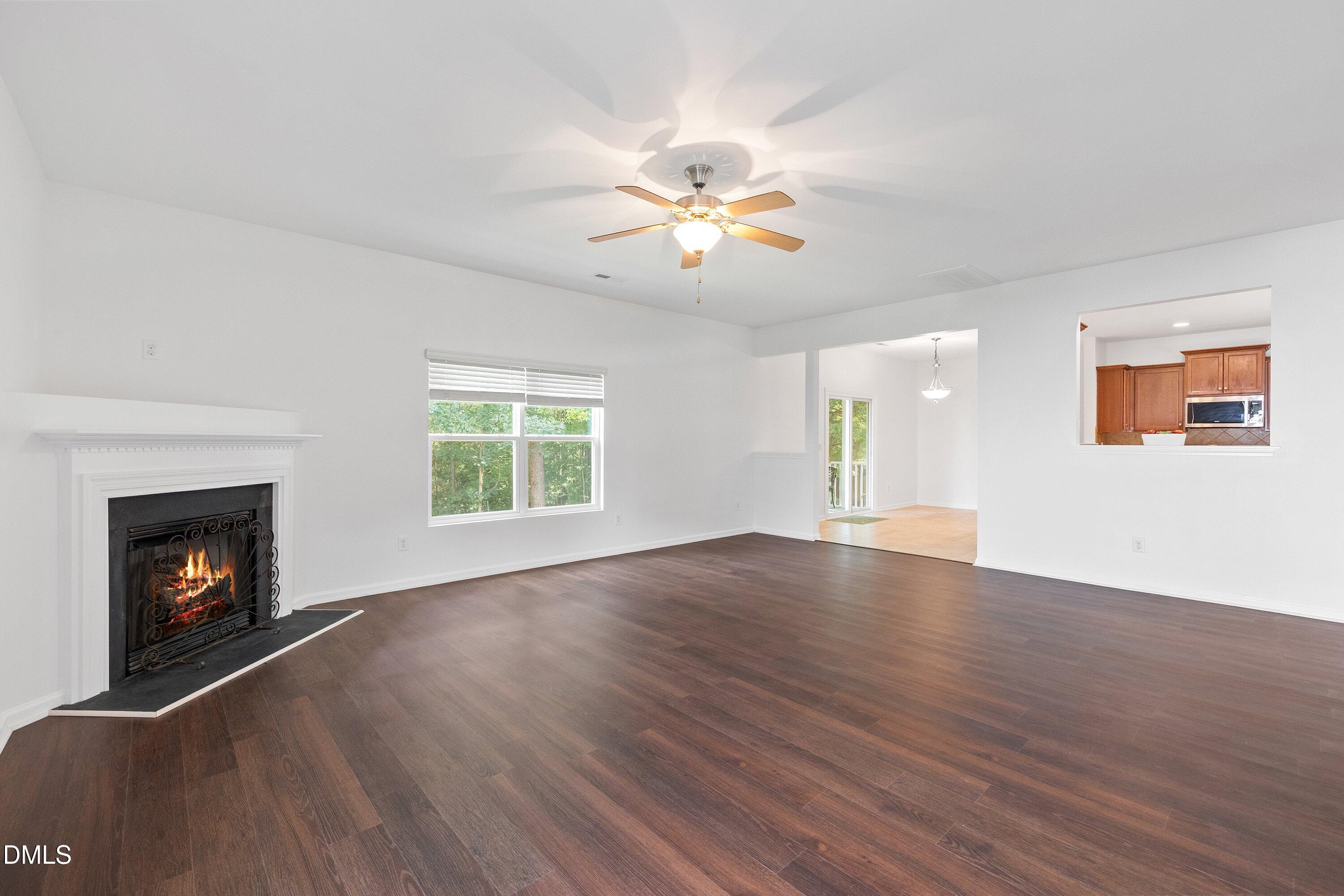 817 Edgeware Way Property Photo 30