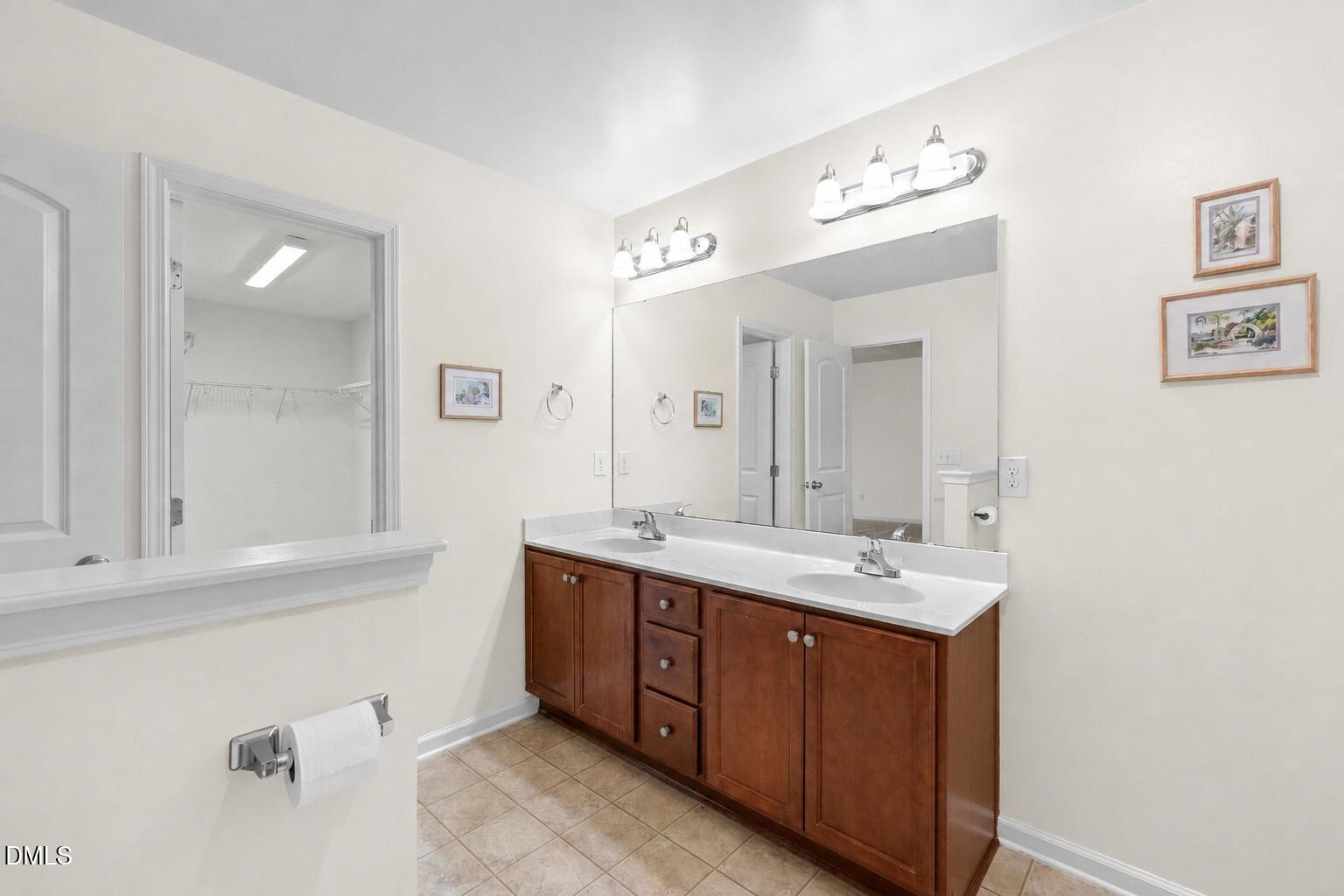 817 Edgeware Way Property Photo 45