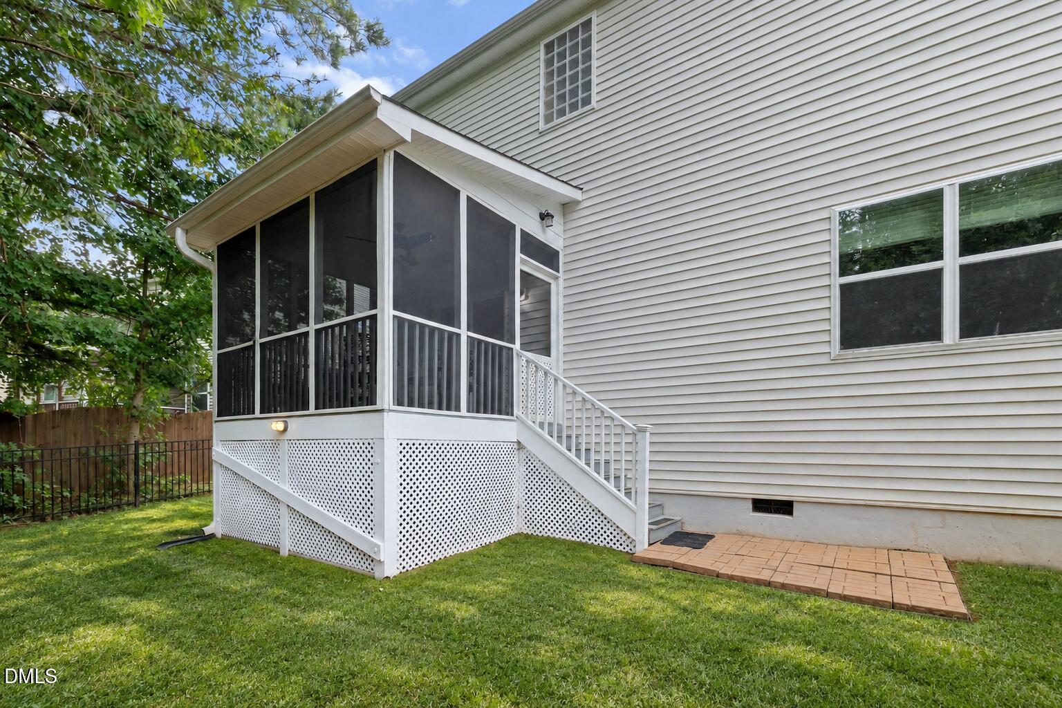 817 Edgeware Way Property Photo 55