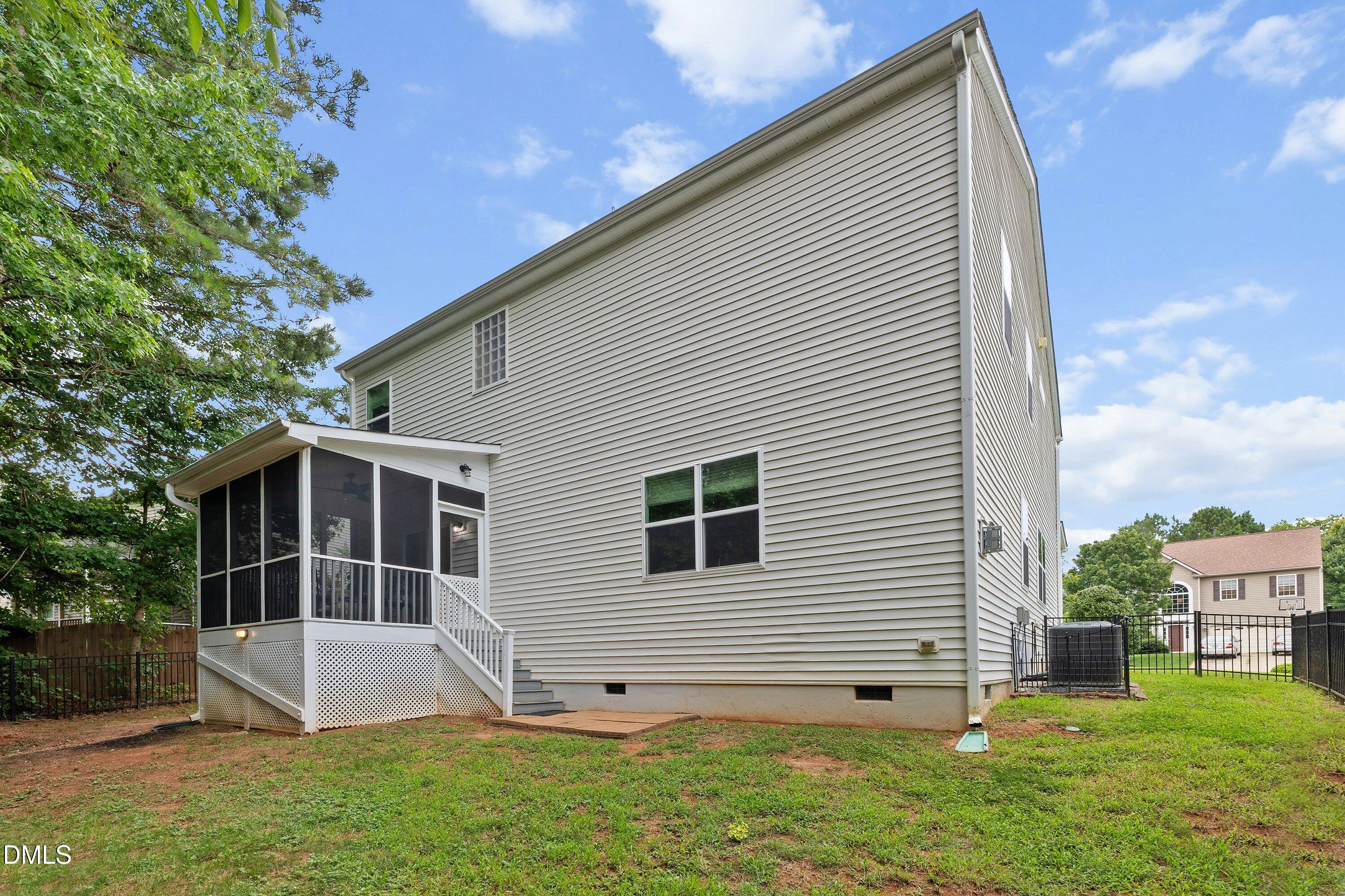 817 Edgeware Way Property Photo 64