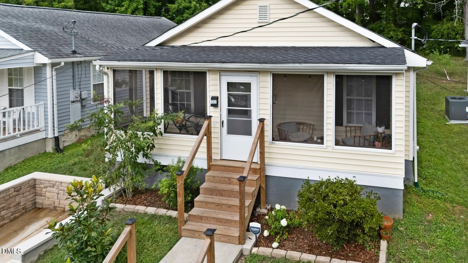 1207 Berkeley Street Property Photo 22