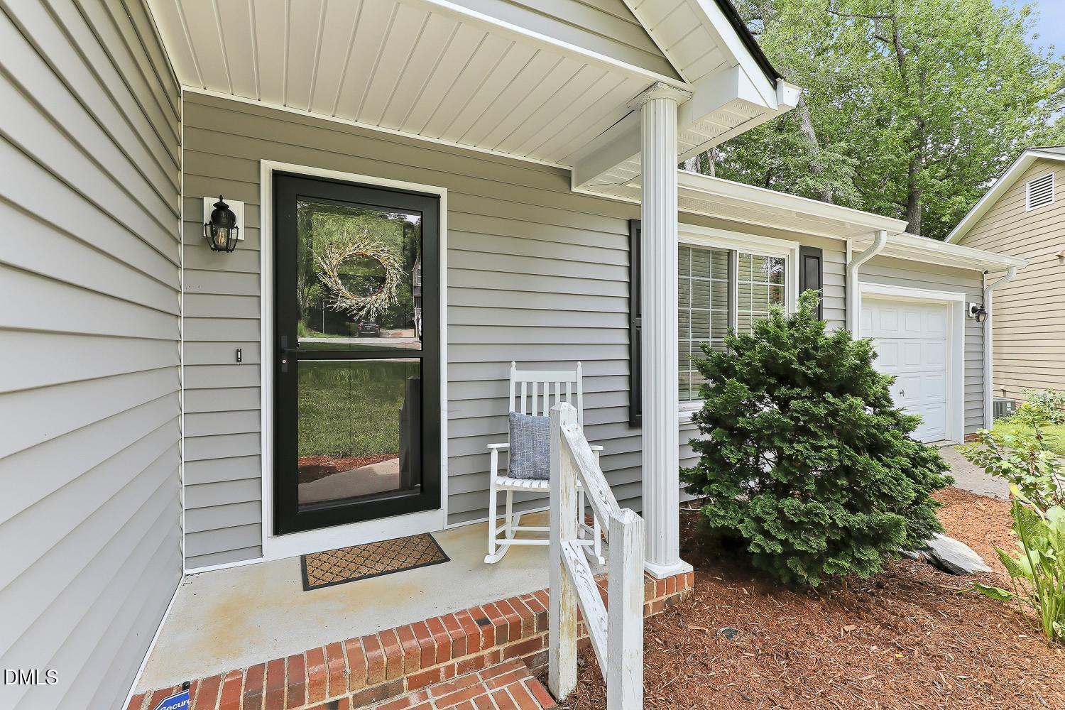 306 Wax Myrtle Court Property Photo 4