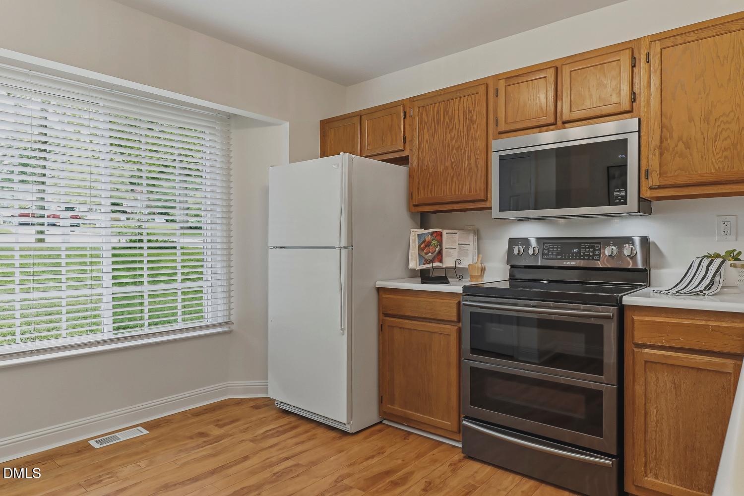 306 Wax Myrtle Court Property Photo 7