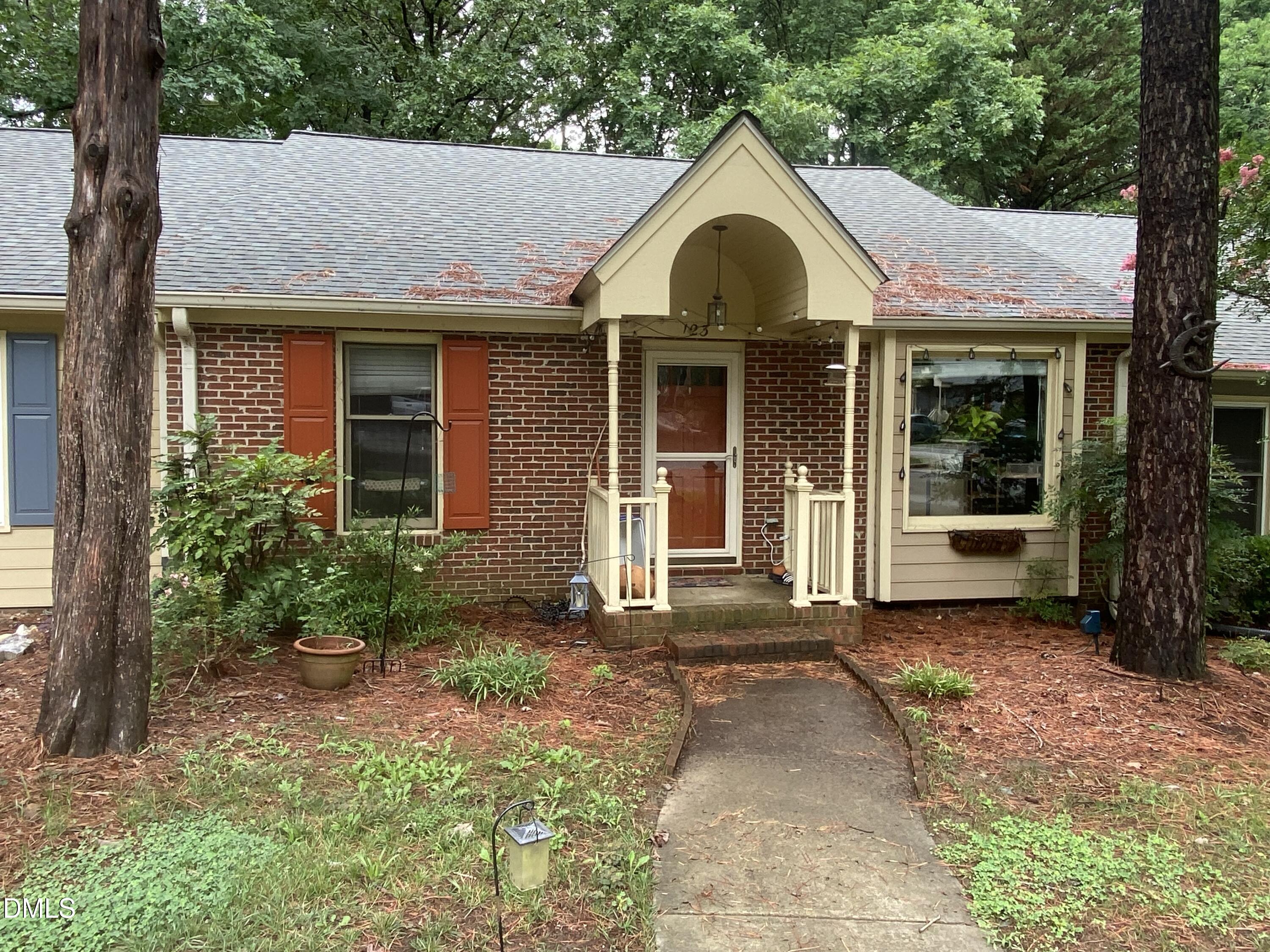 123 Boldleaf Court Property Photo 2