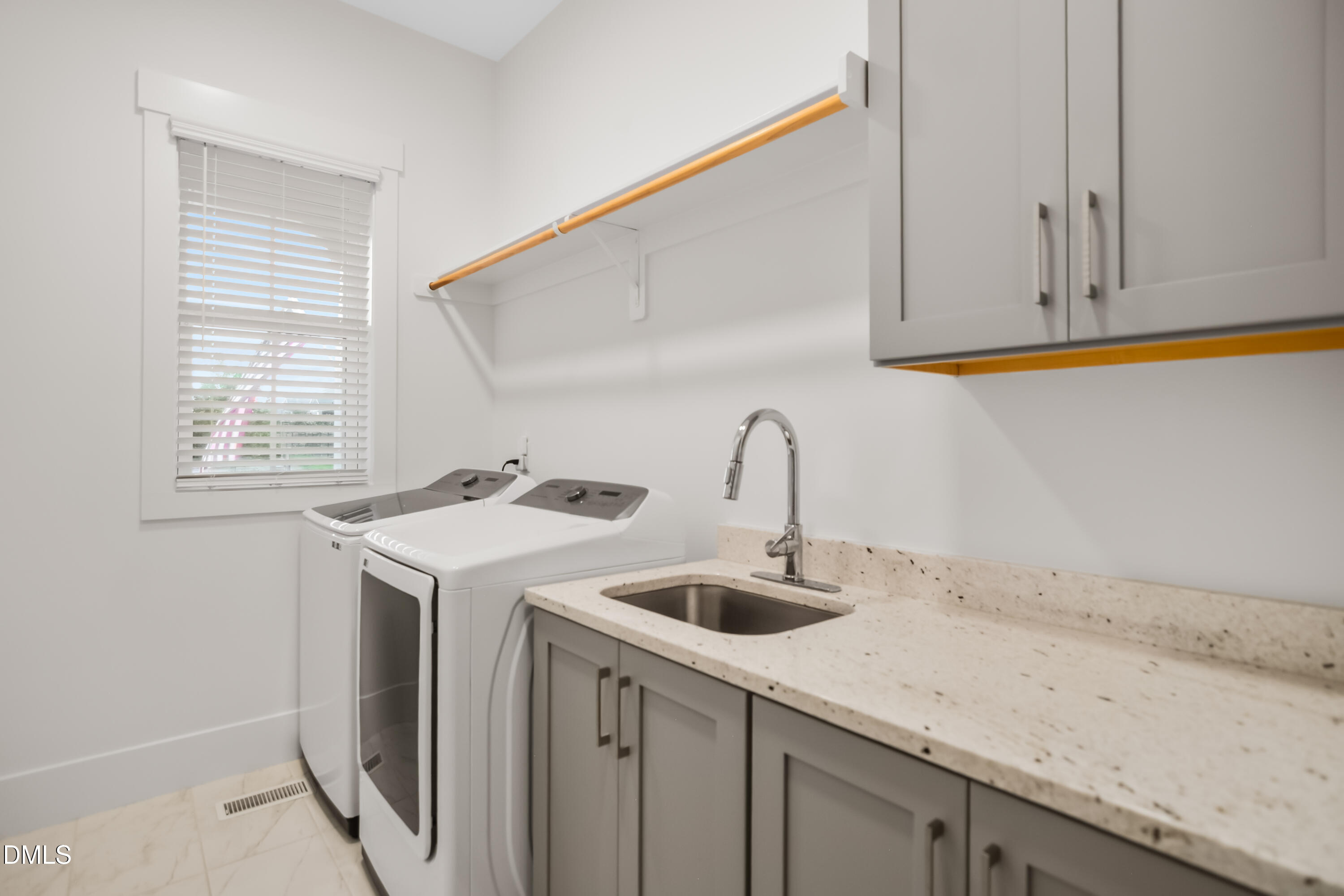 265 Tumbling River Drive Property Photo 18