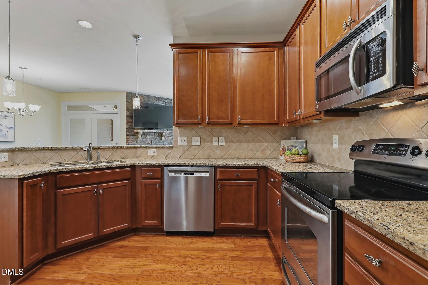 9137 Wooden Road Property Photo 6
