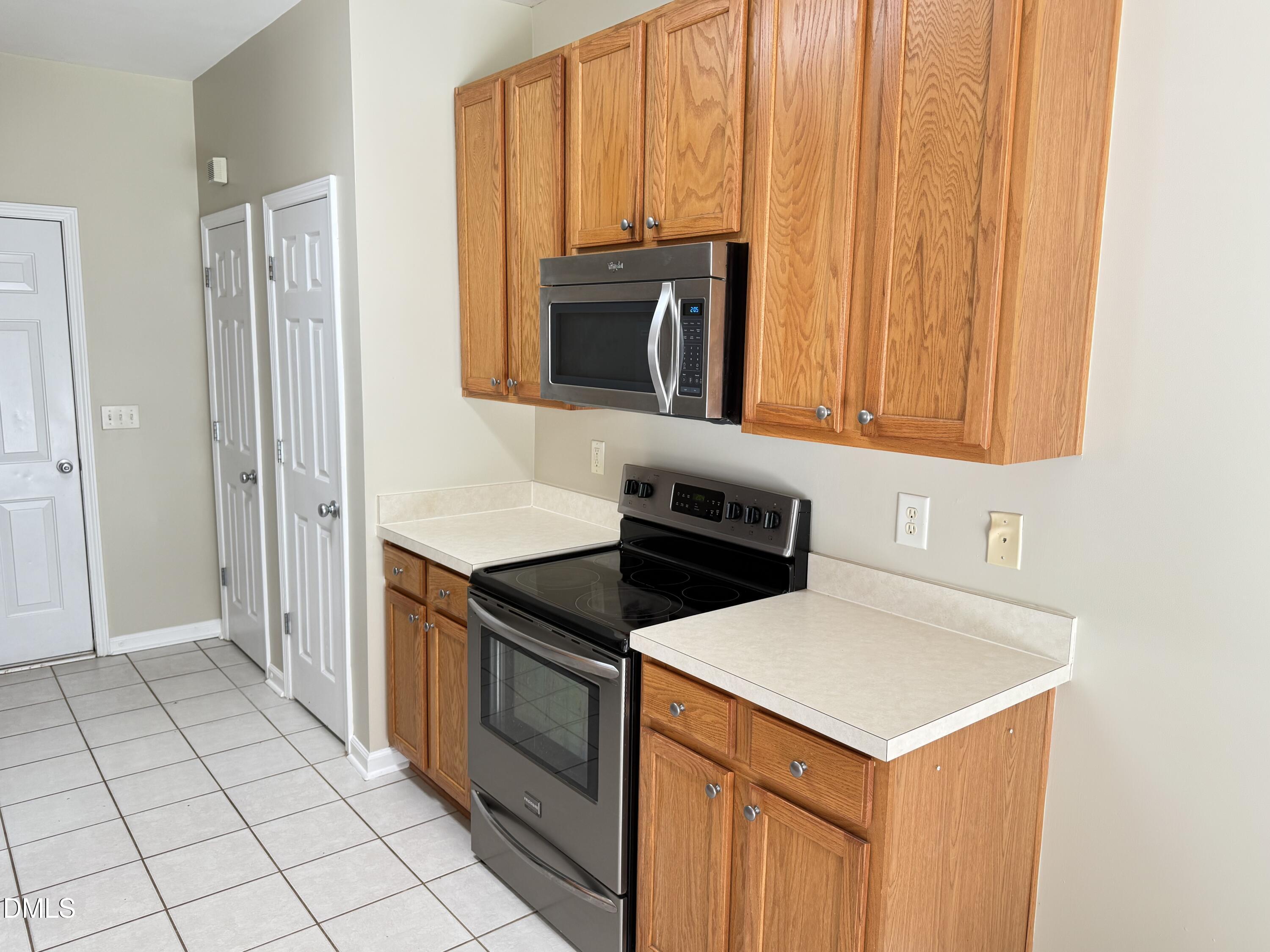 1414 Crimson Creek Drive Property Photo 6