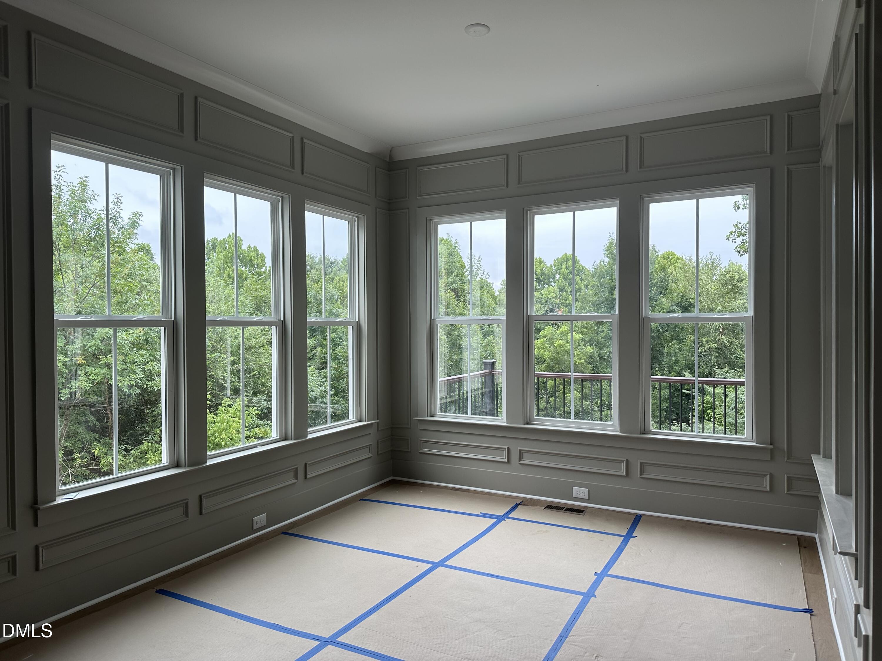 1005 Broyhill Hall Court Property Photo 8