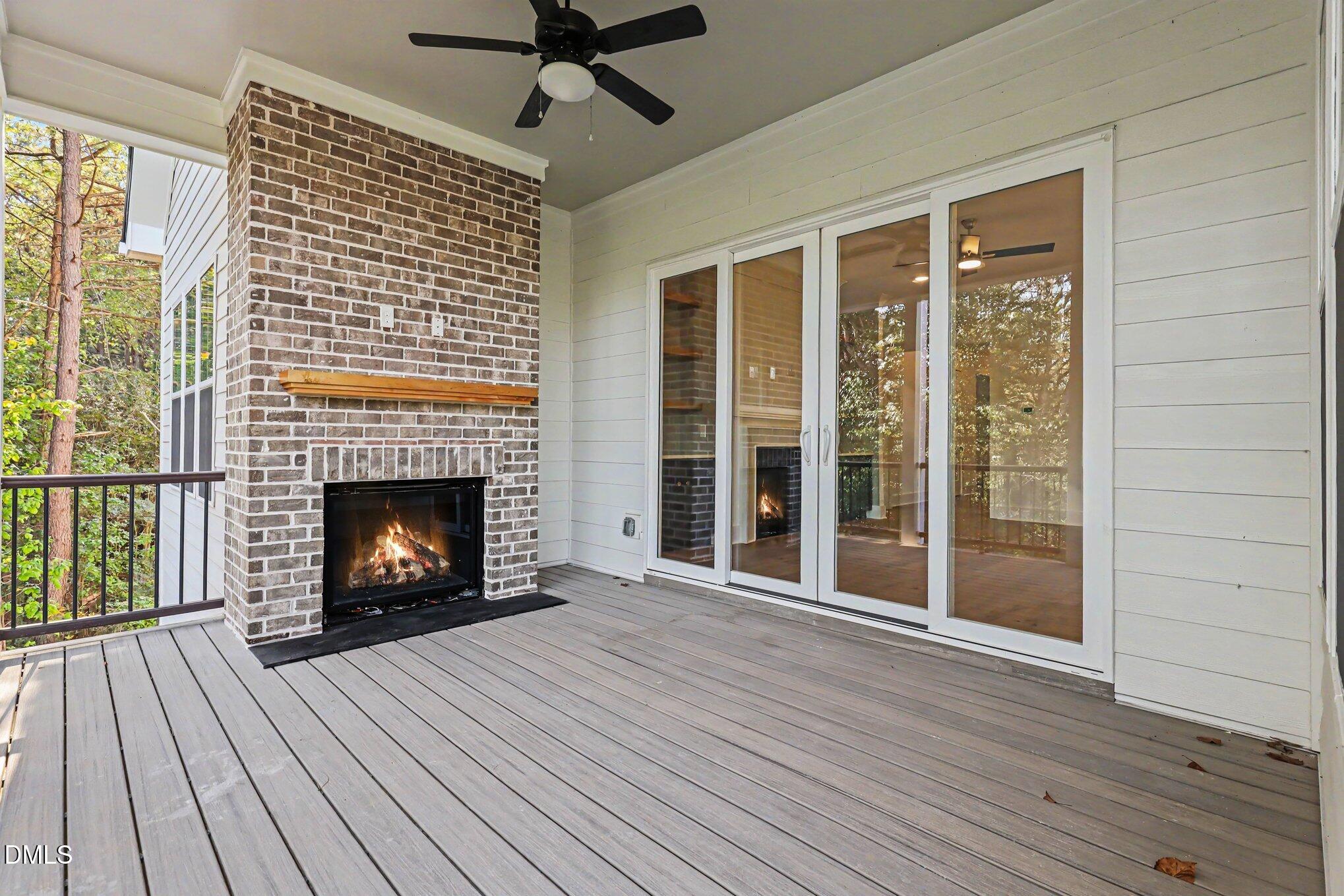 1005 Broyhill Hall Court Property Photo 9