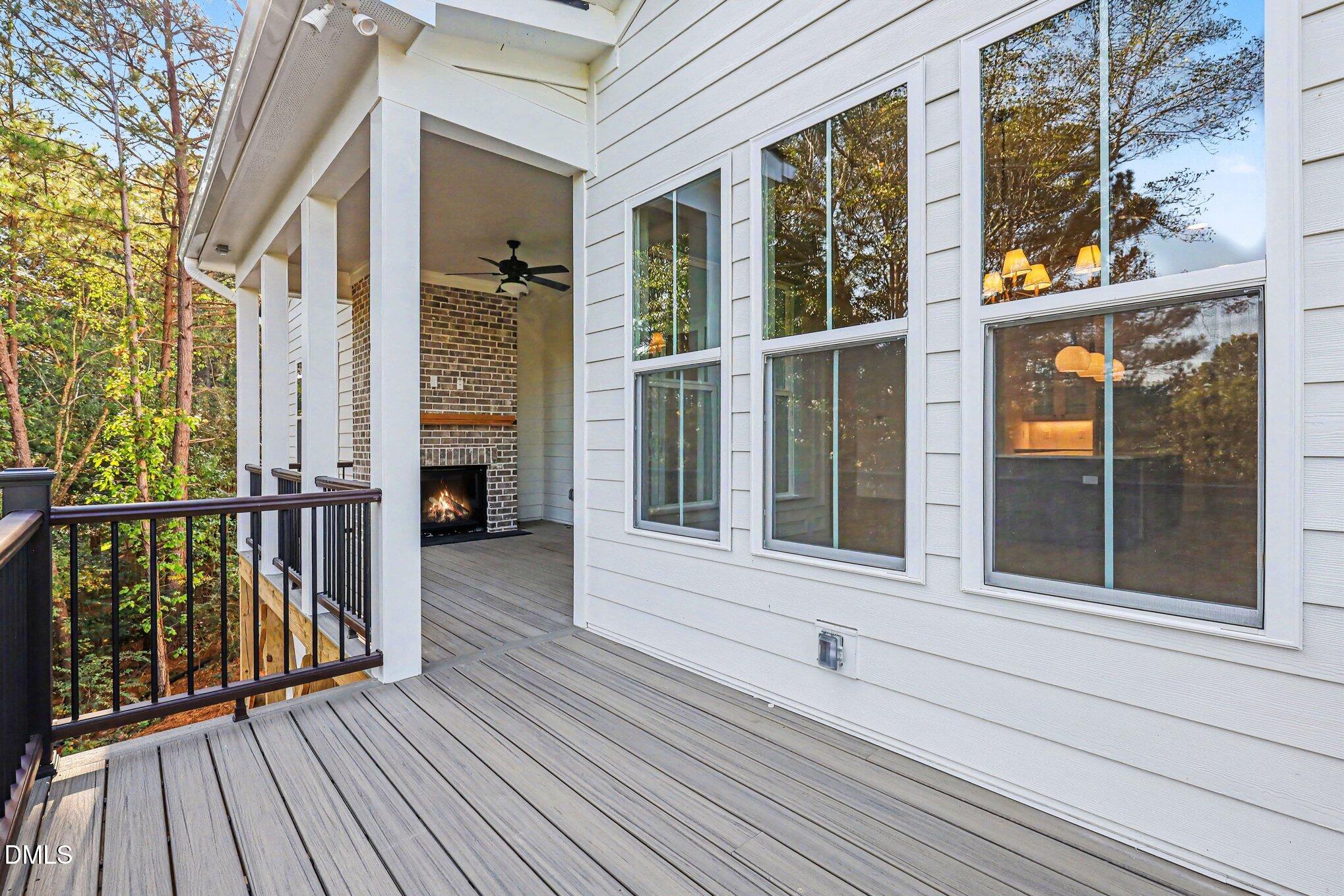 1005 Broyhill Hall Court Property Photo 10