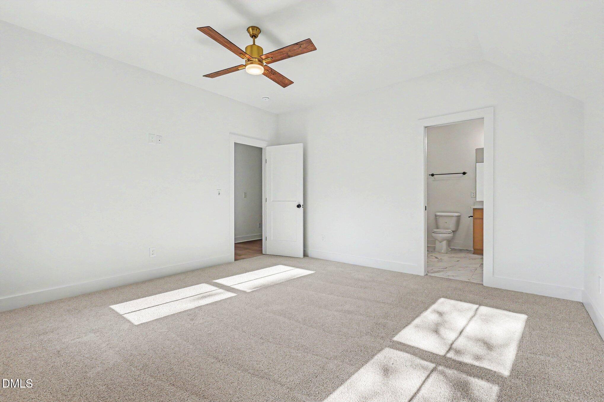 1005 Broyhill Hall Court Property Photo 29