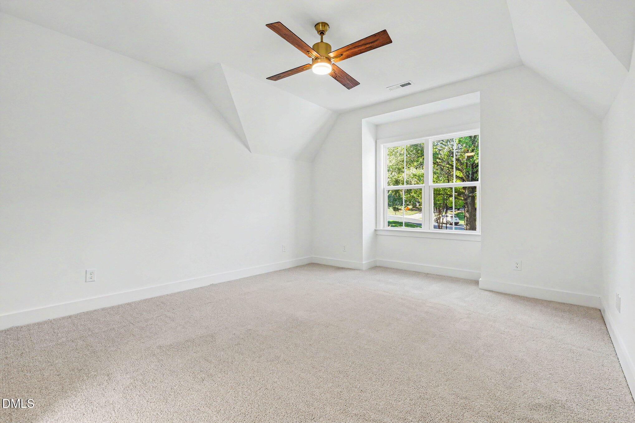 1005 Broyhill Hall Court Property Photo 33