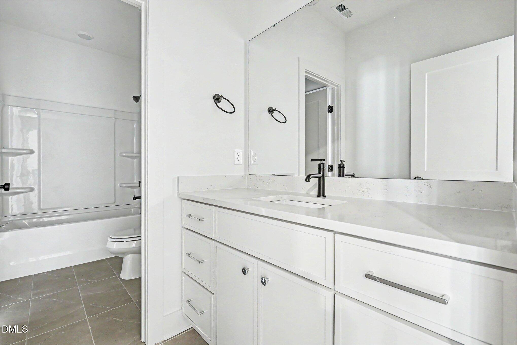 1005 Broyhill Hall Court Property Photo 38