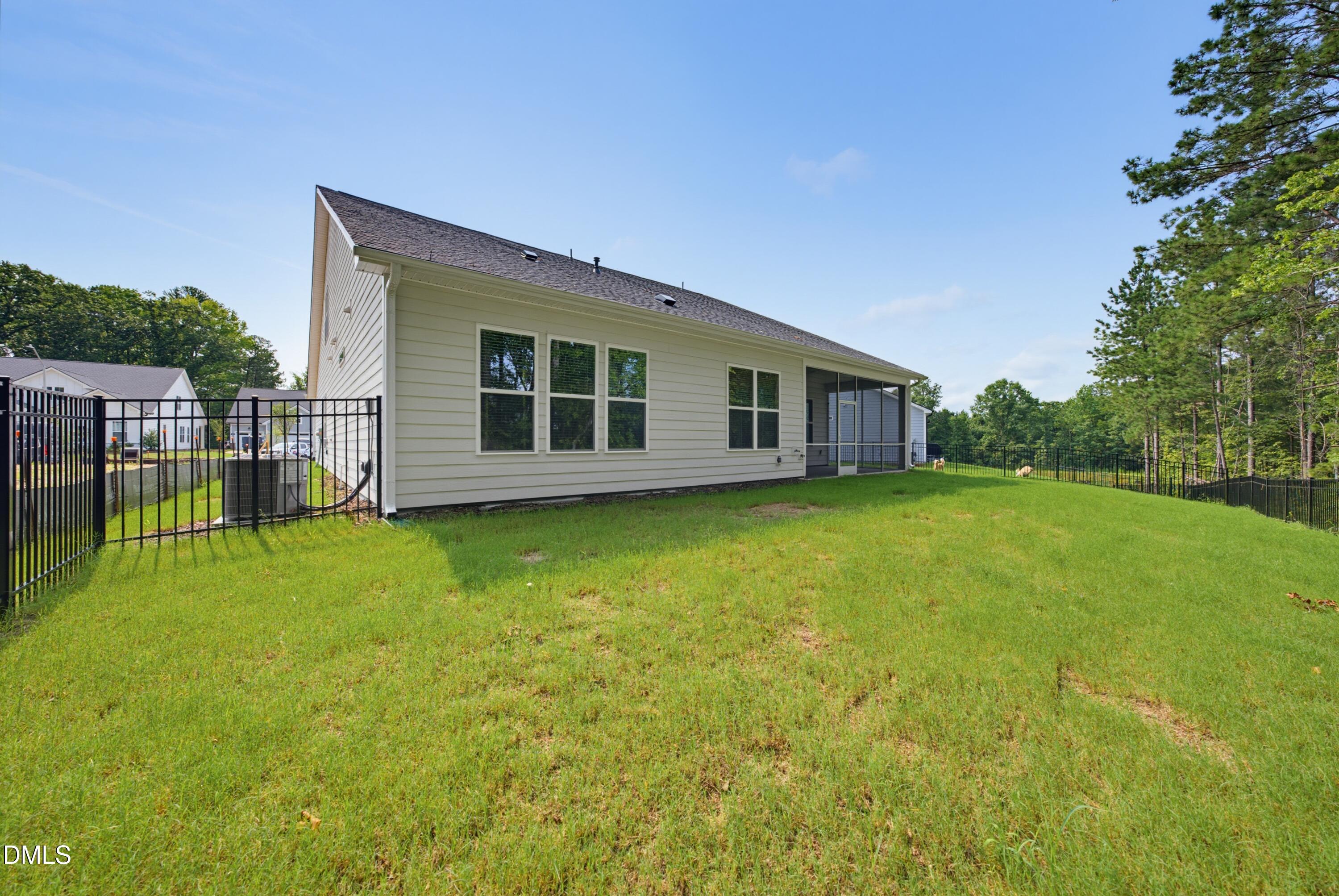 440 Dunton Street Property Photo 45