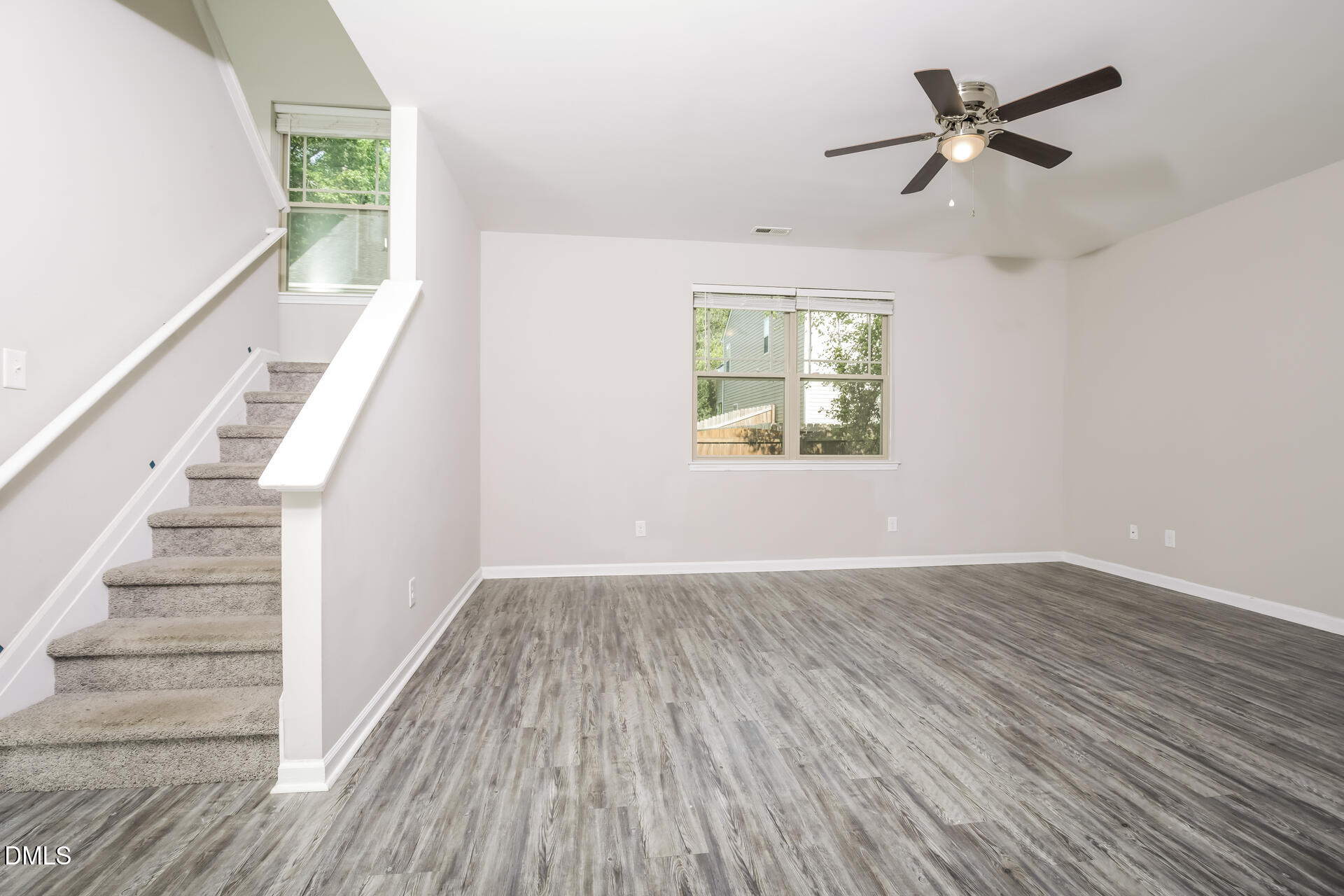1604 Flowering Peach Trail Property Photo 3
