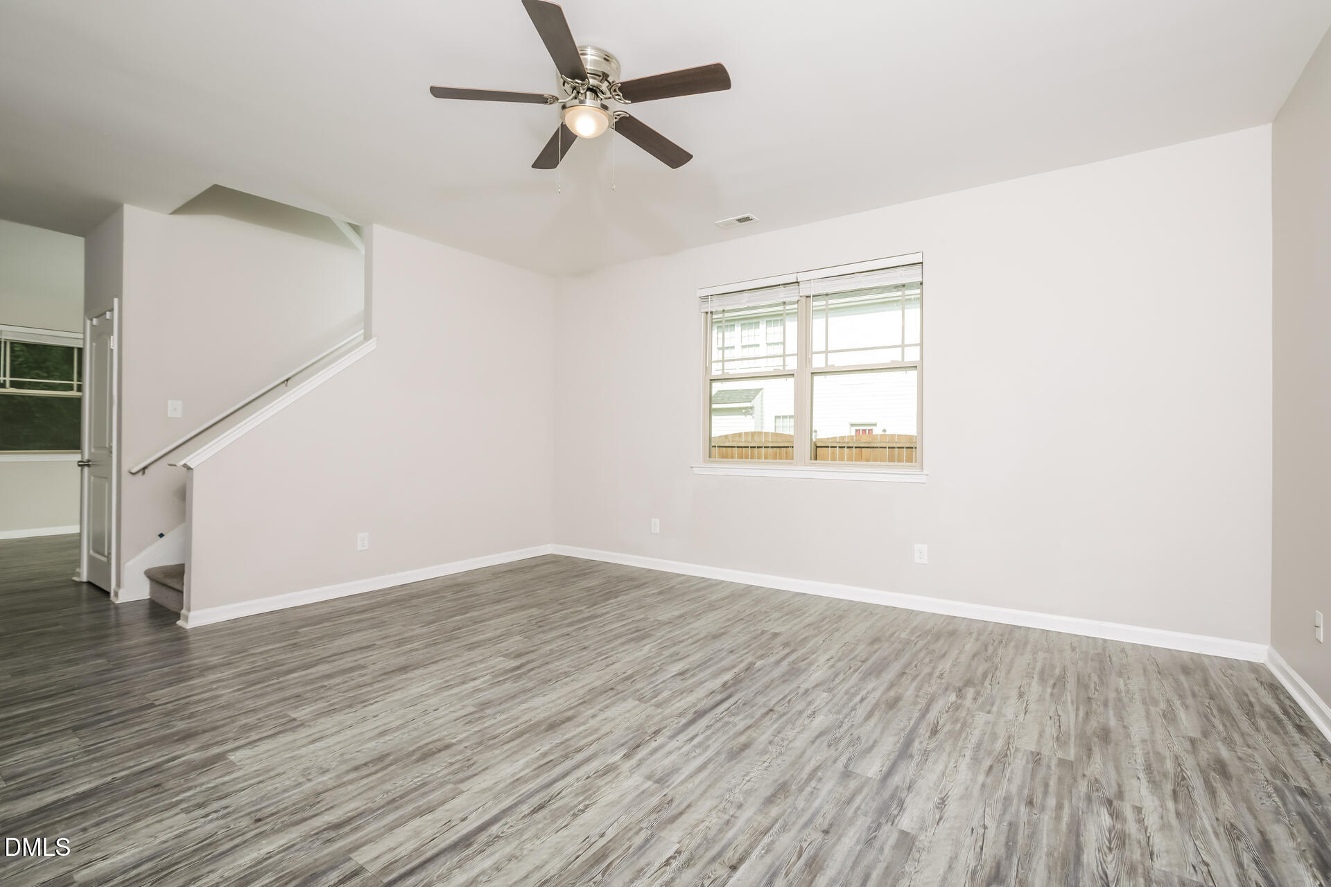 1604 Flowering Peach Trail Property Photo 5