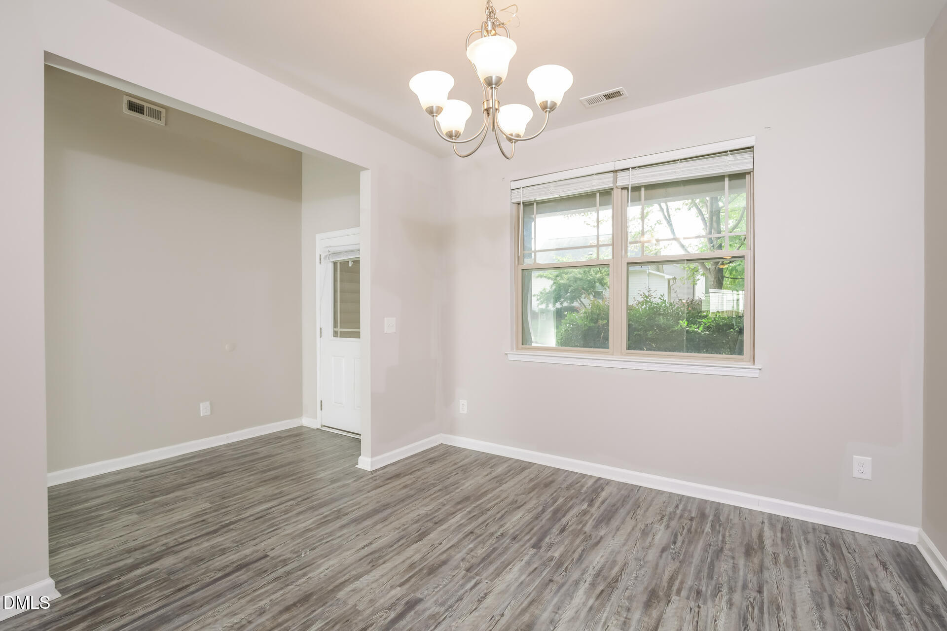 1604 Flowering Peach Trail Property Photo 6